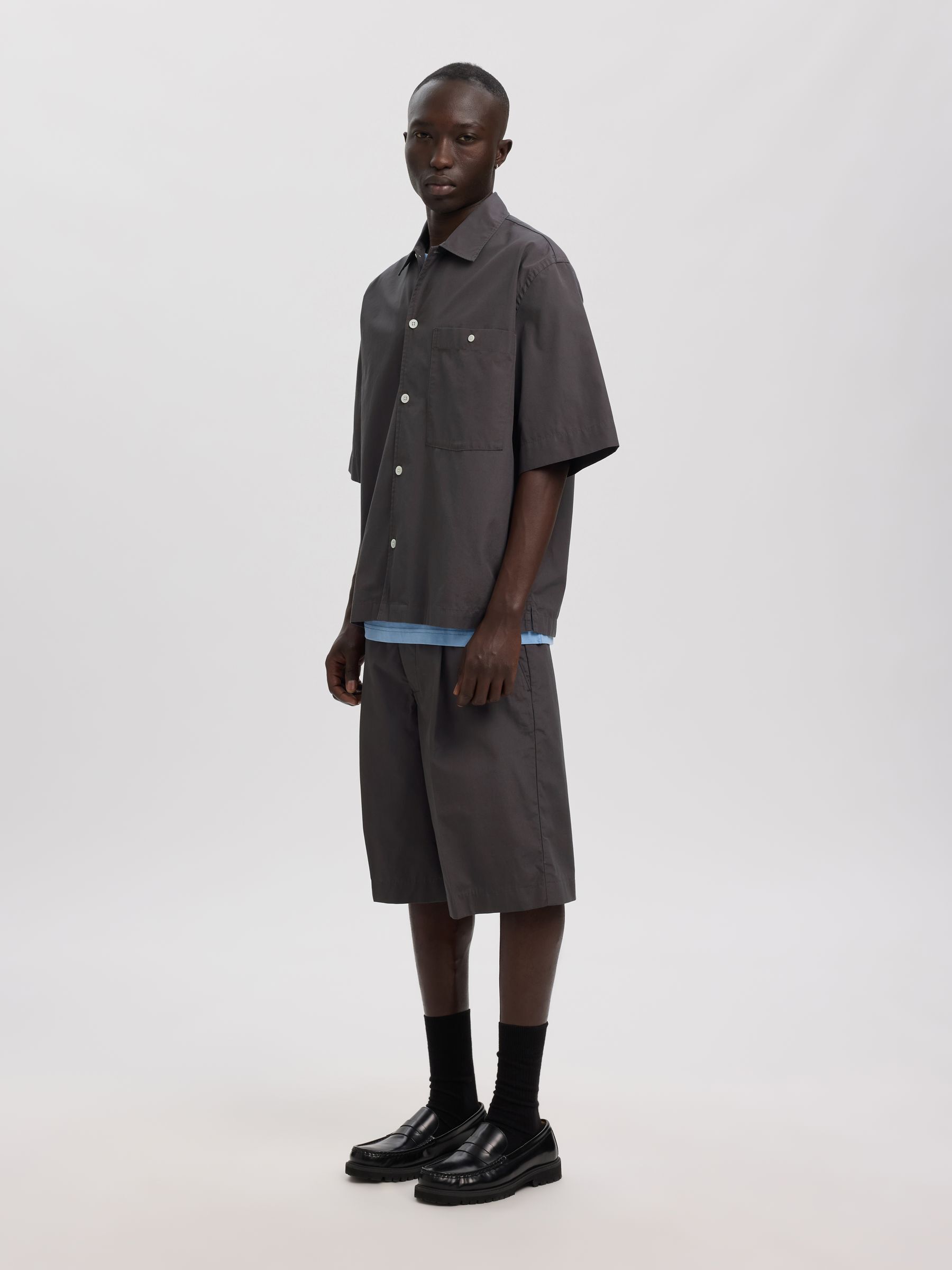RELAXED FIT SHORT SLEEVED SHIRT