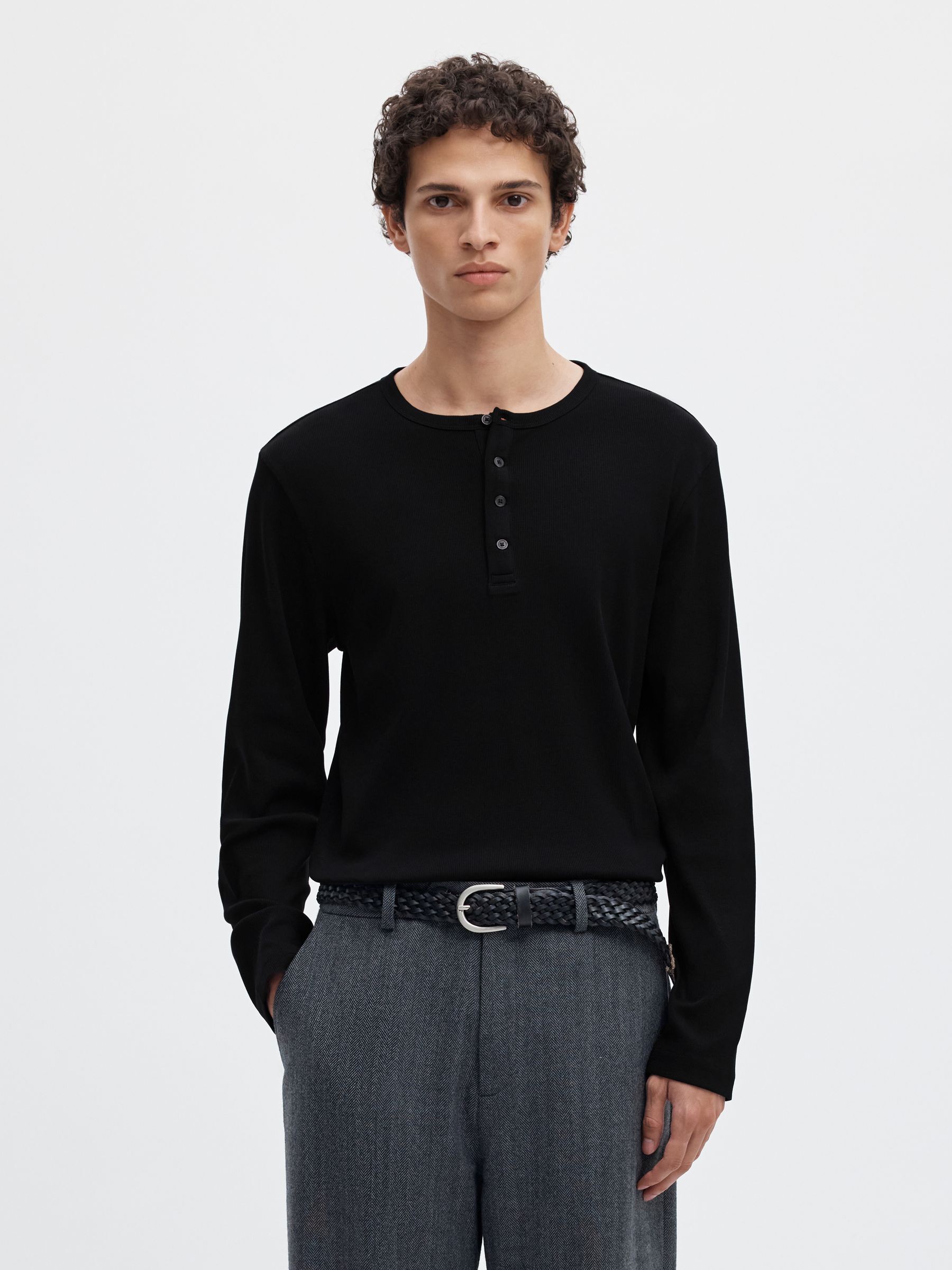 RIBBED BUTTON LONG-SLEEVED T-SHIRT