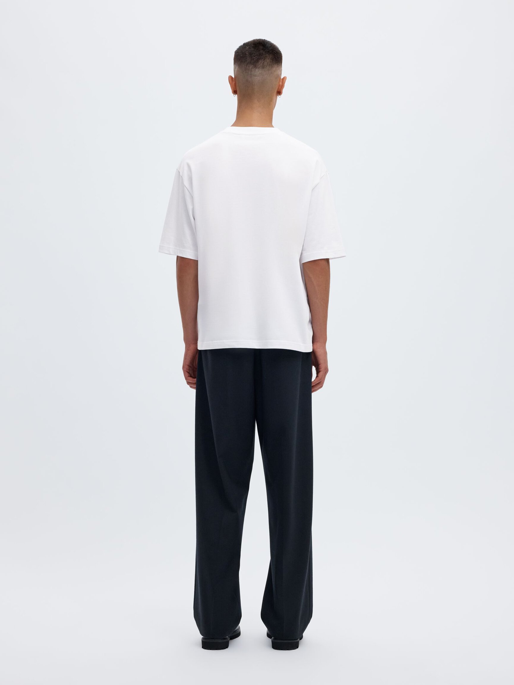 LOOSE FIT T-SHIRT