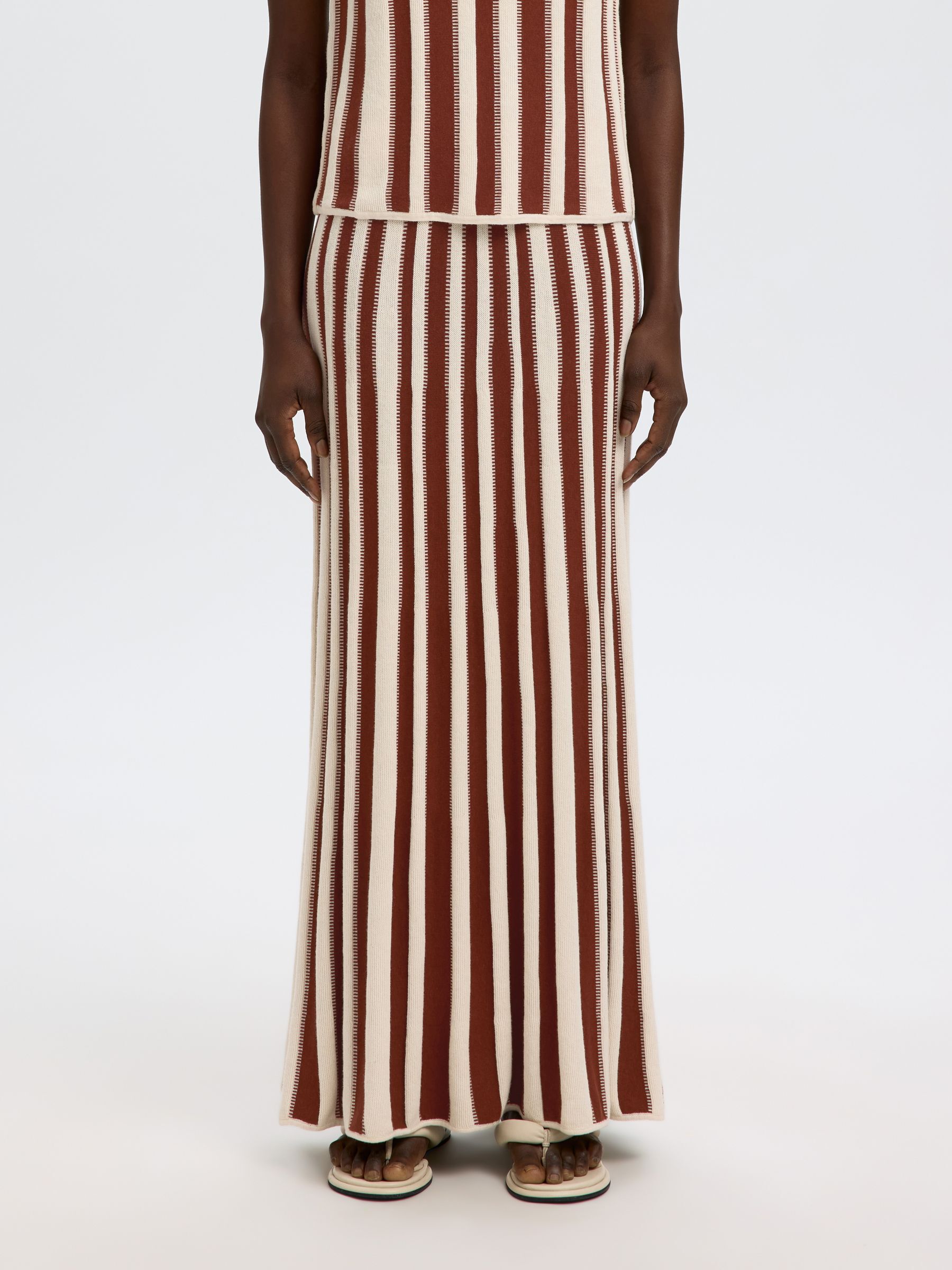 MAXI KNITTED SKIRT