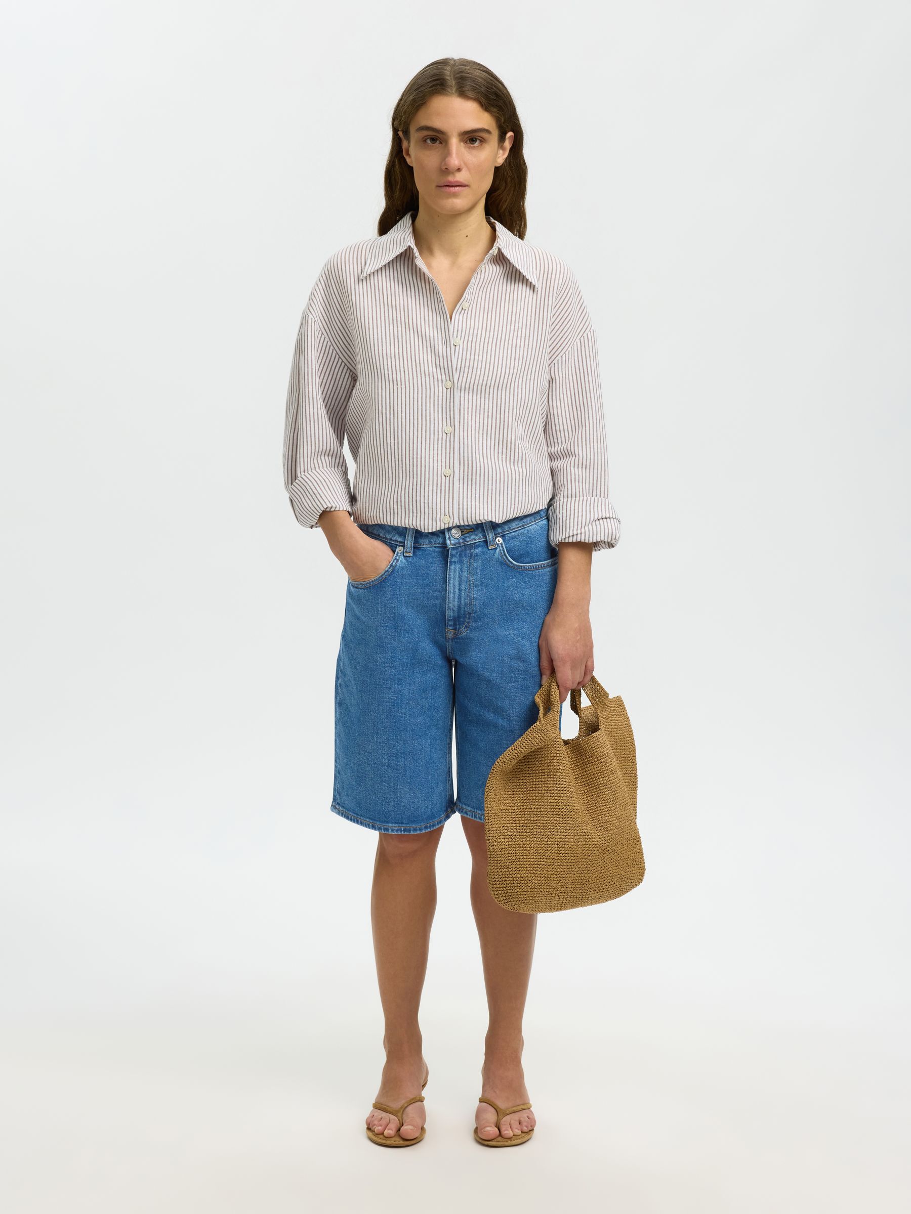 MID WASH DENIM SHORTS