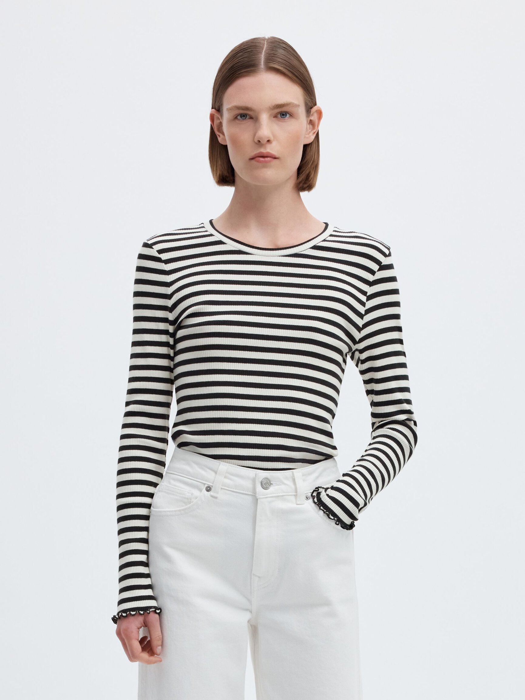 STRIPED LONG-SLEEVED T-SHIRT