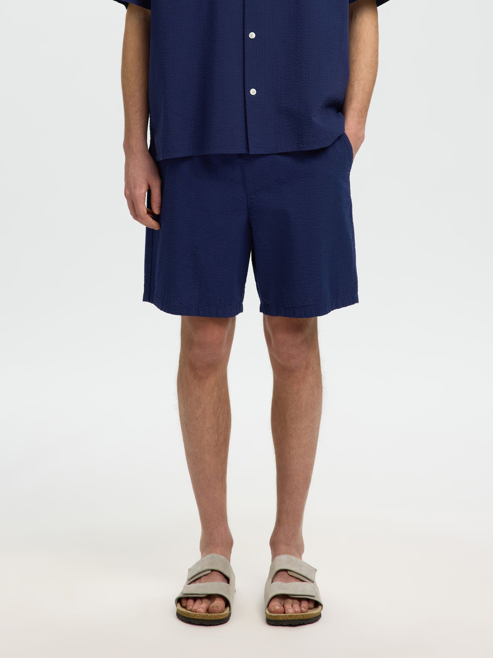 REGULAR FIT SEERSUCKER SHORTS