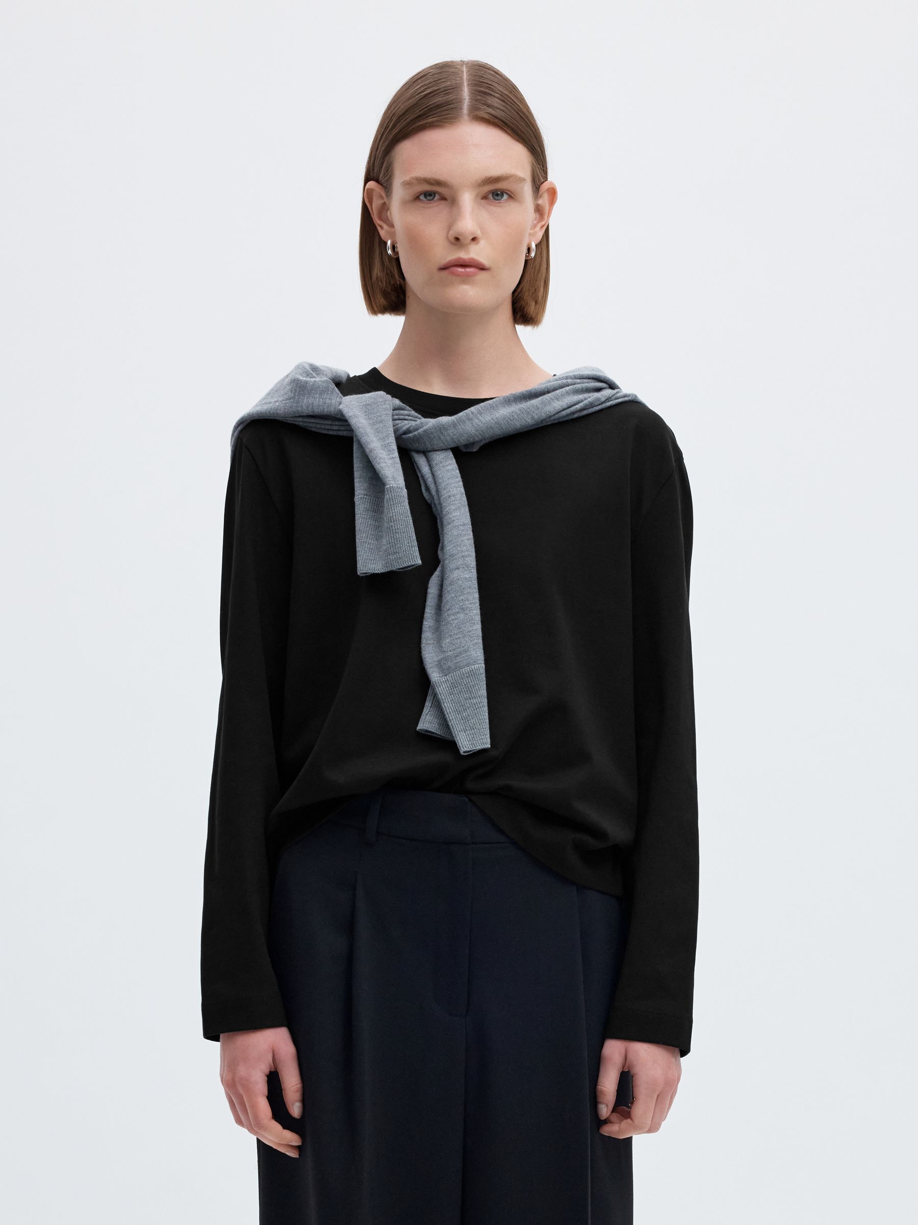 LONG-SLEEVED BOXY T-SHIRT