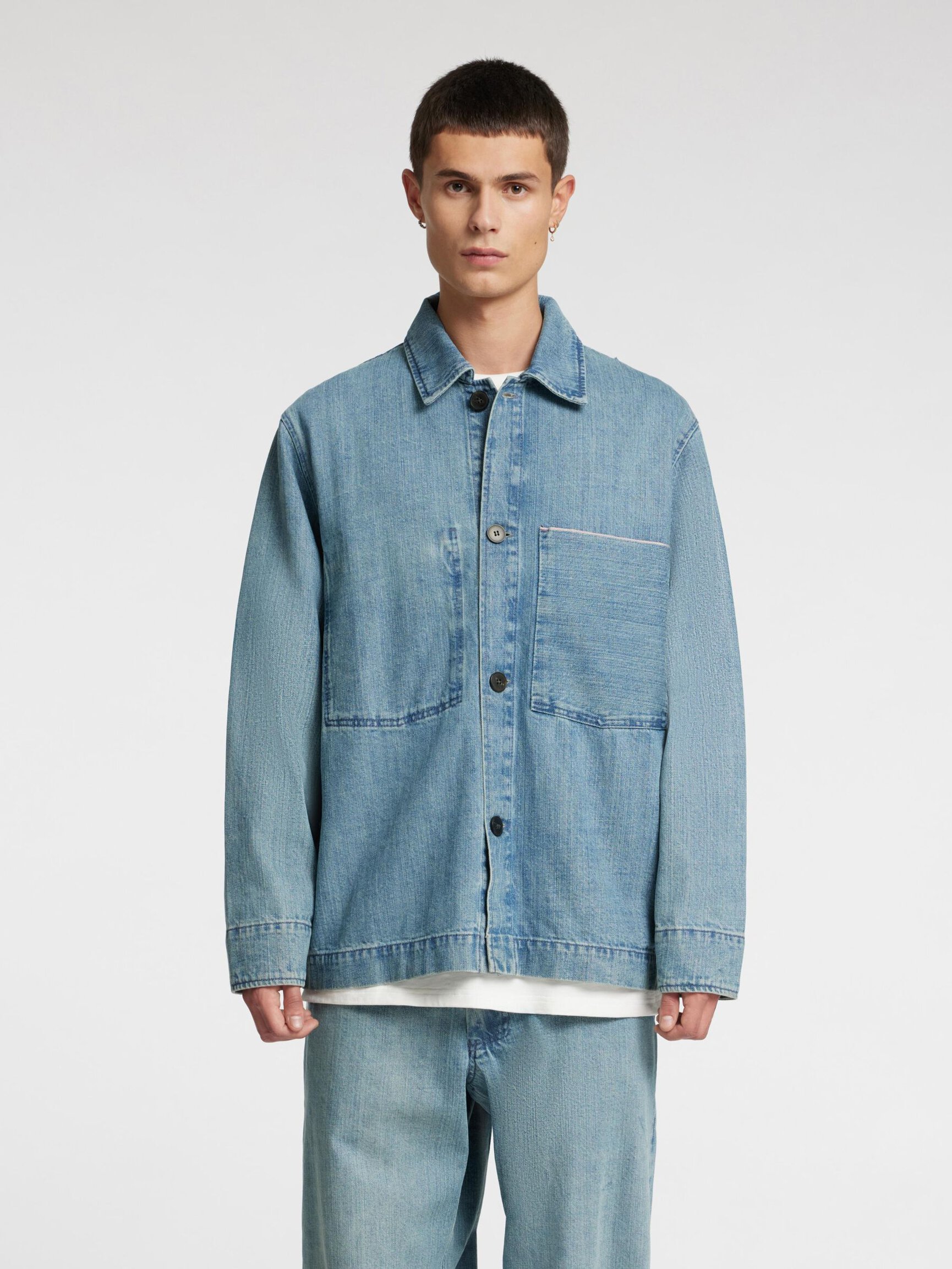 BOXY FIT DENIM SHIRT