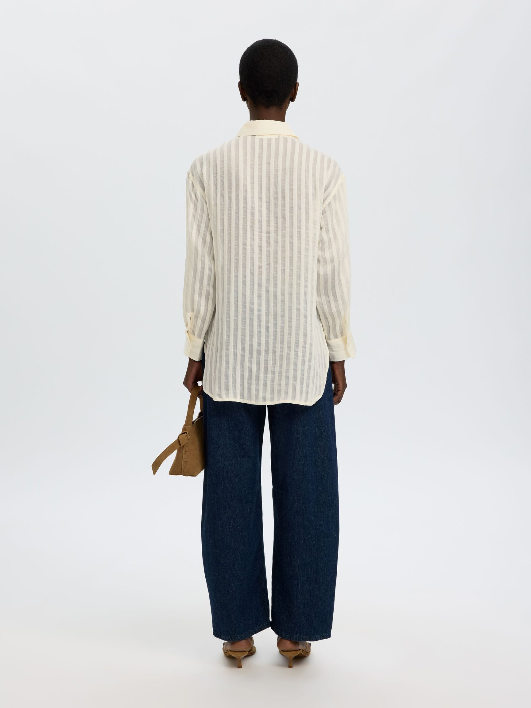OVERSIZED FIT OVERHEMD MET LANGE MOUWEN