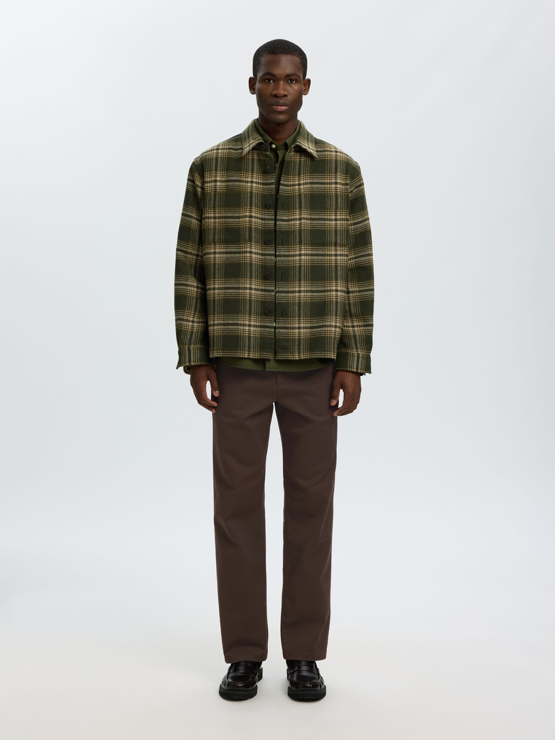 STRAIGHT FIT CHINOS