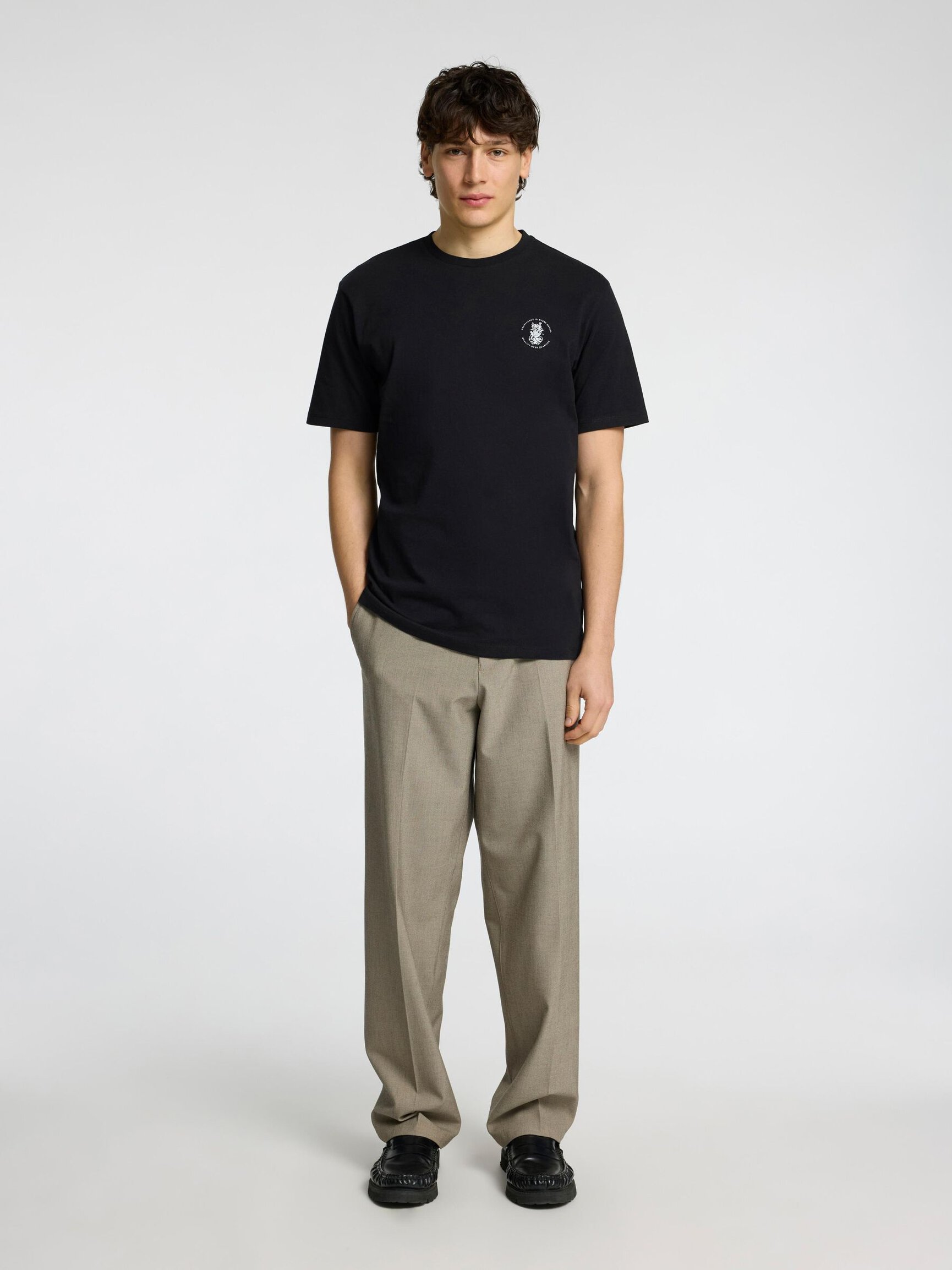 REGULAR FIT PRINTED T-SHIRT