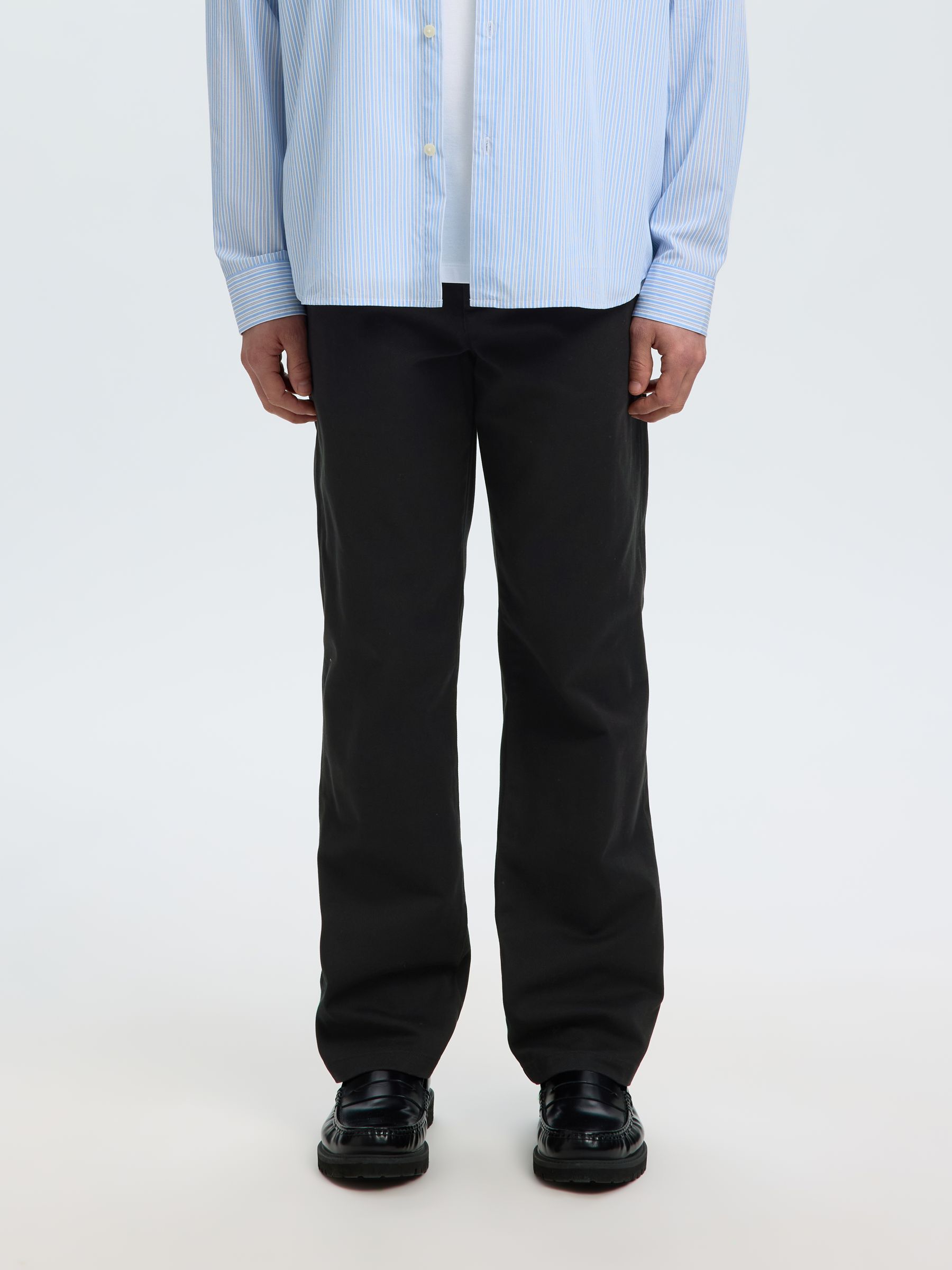 STRAIGHT FIT CHINOS