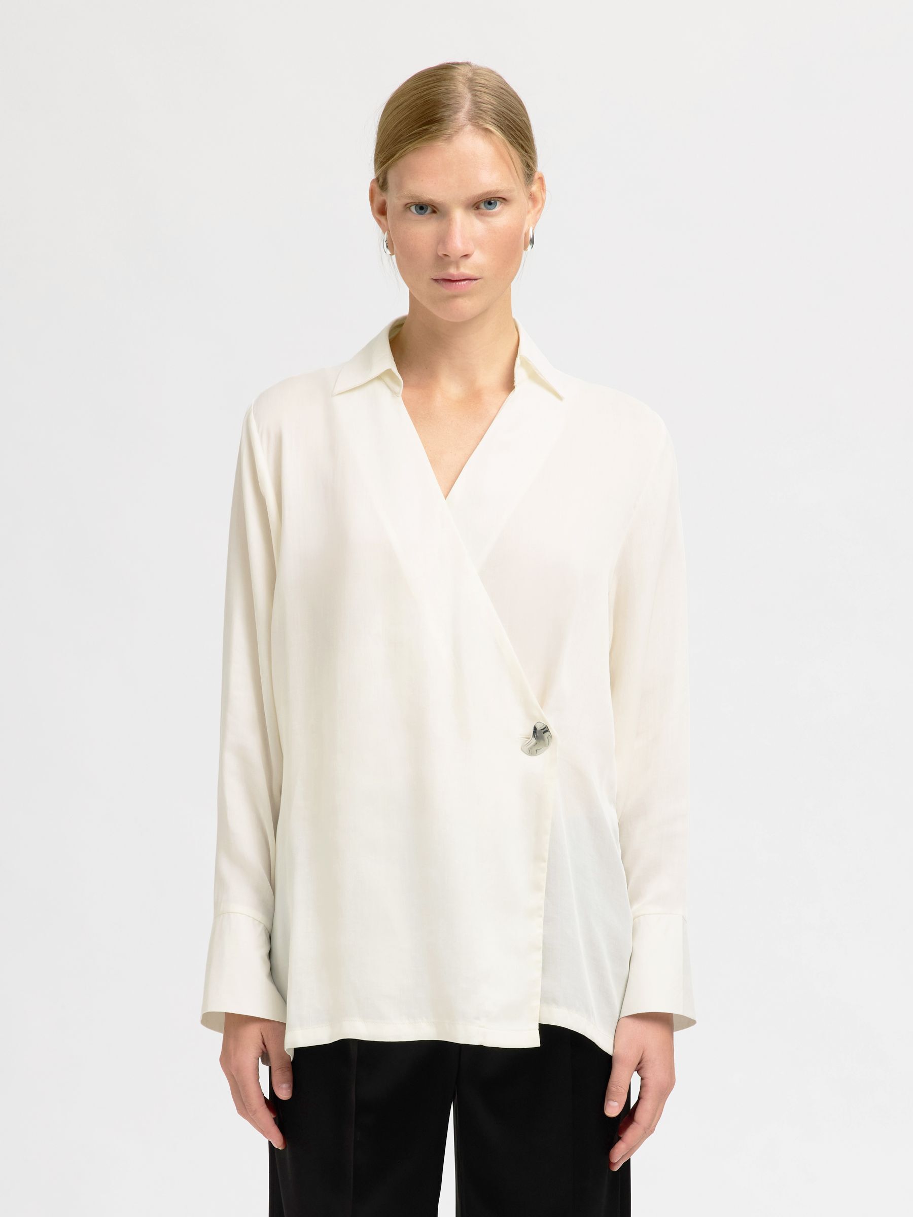 ASYMMETRIC LONG SLEEVED SHIRT