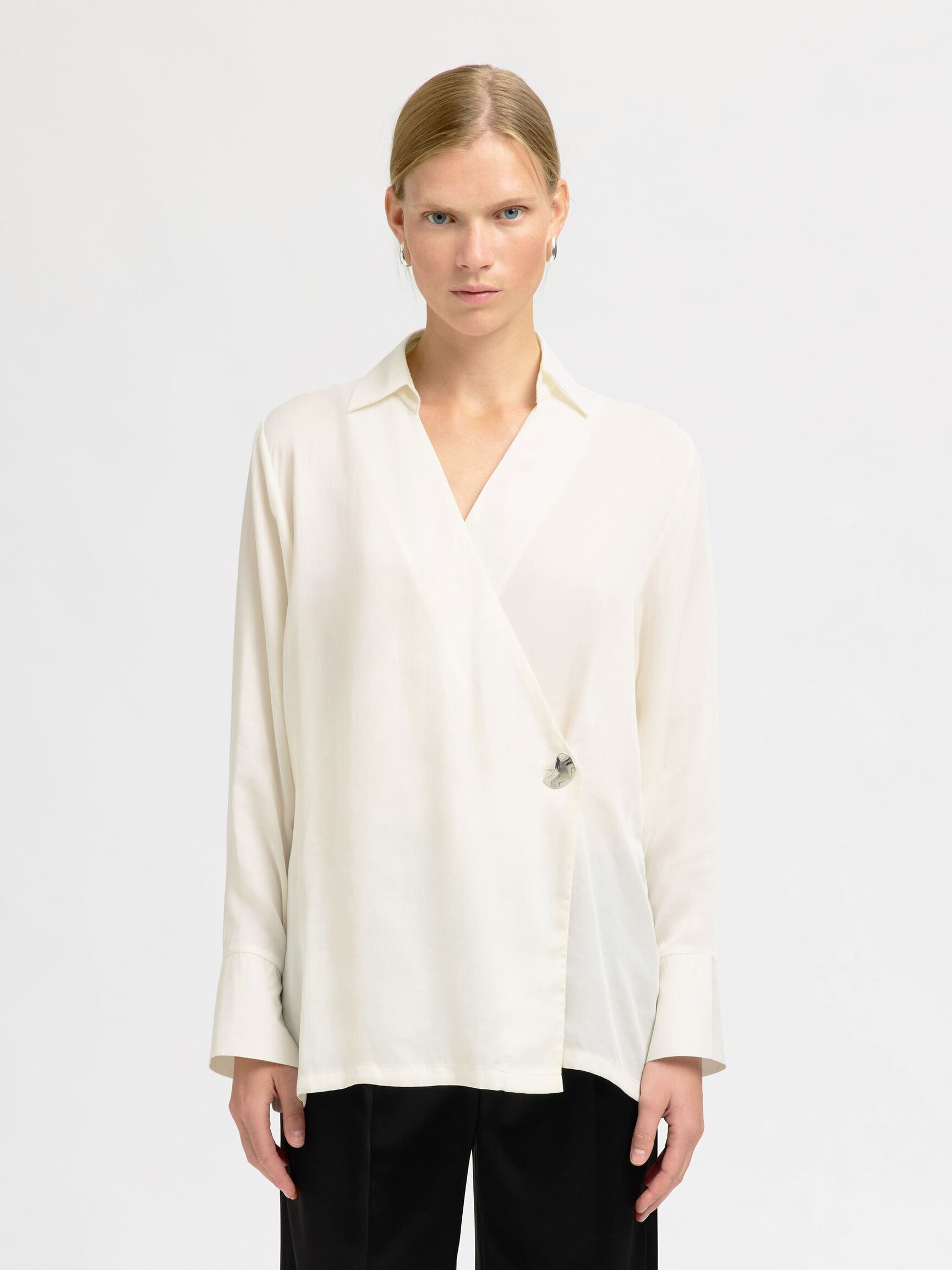 ASYMMETRIC LONG SLEEVED SHIRT