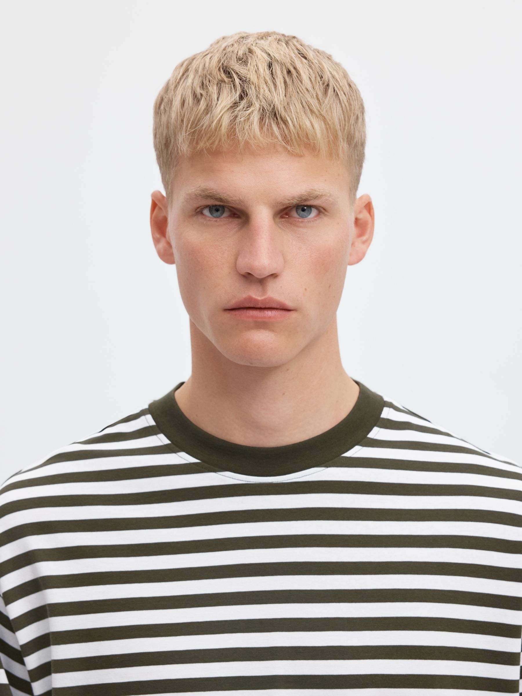 RELAXED FIT LONG-SLEEVED T-SHIRT