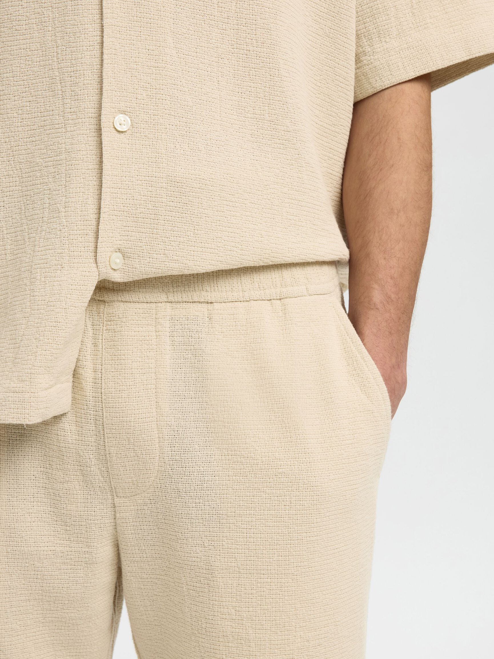 REGULAR FIT SHORTS