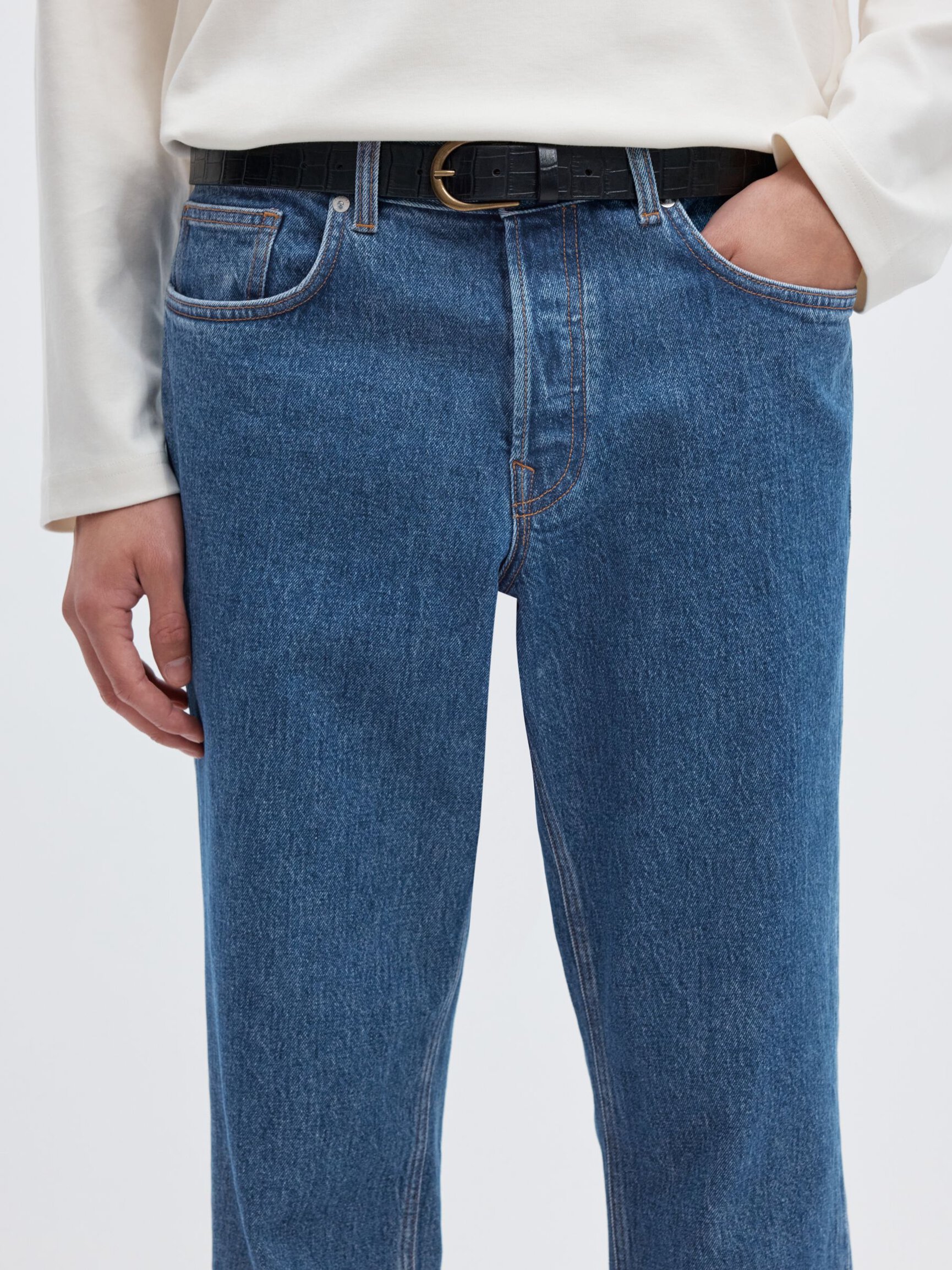 190 TAPERED FIT JEANS