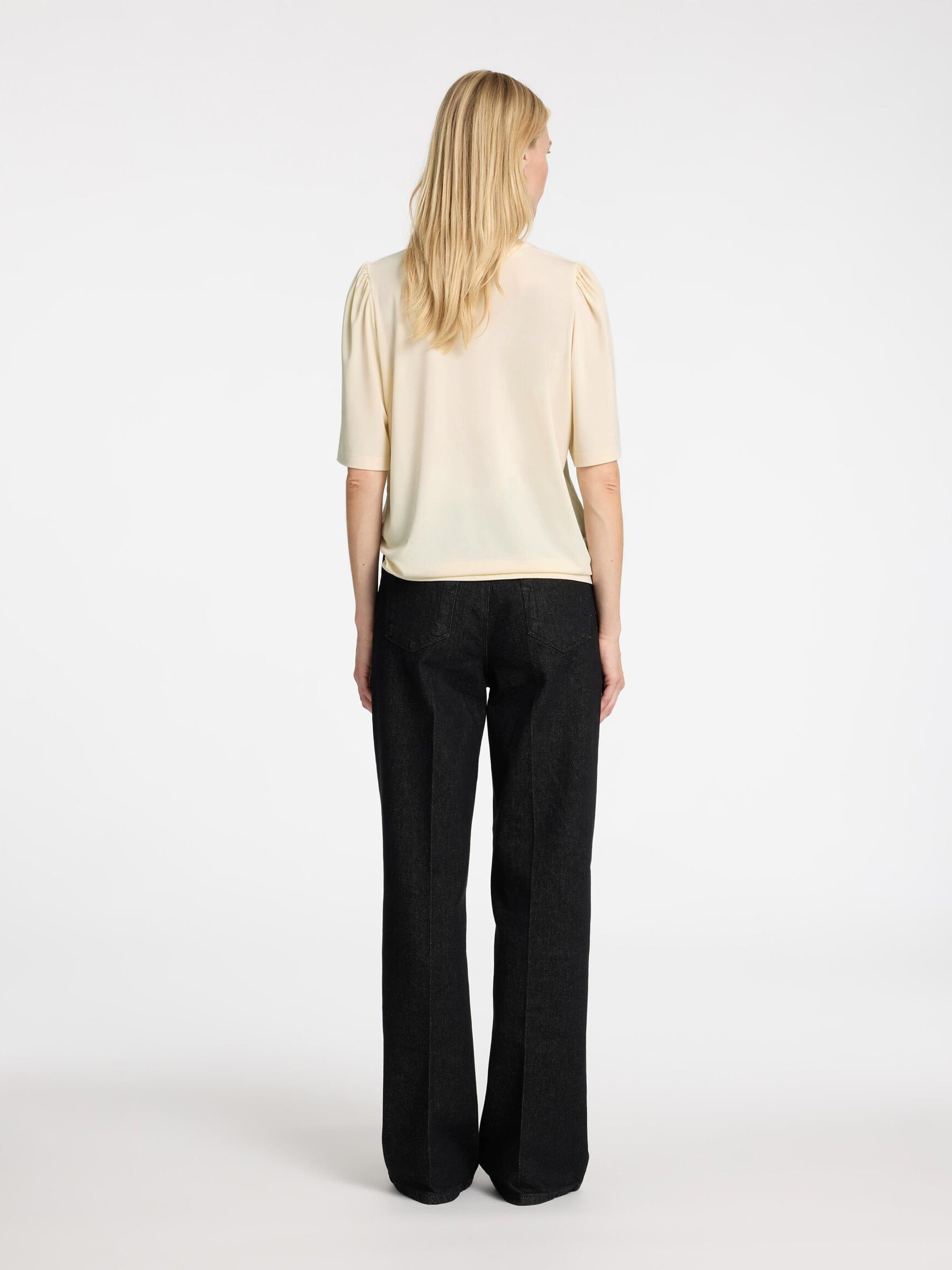 LOOSE FIT V-NECK TOP