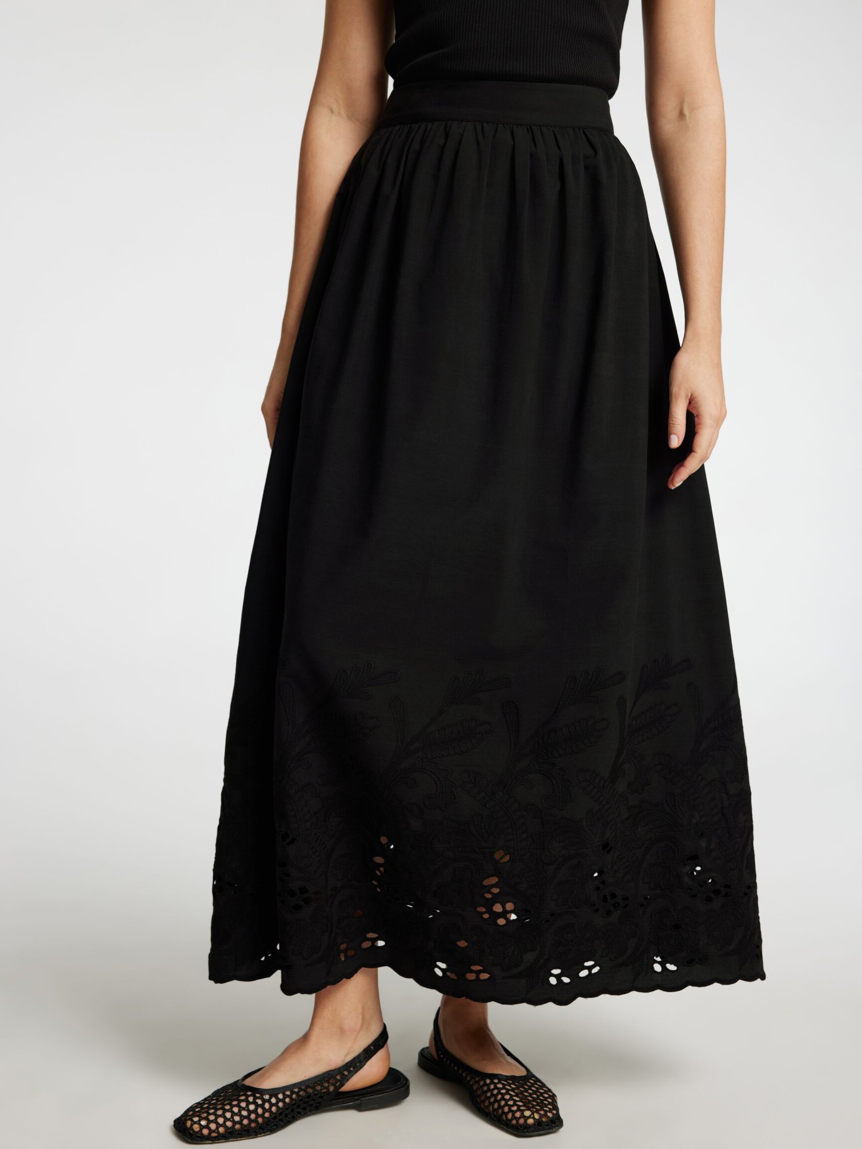 BRODERIE ANGLAISE MAXI SKIRT