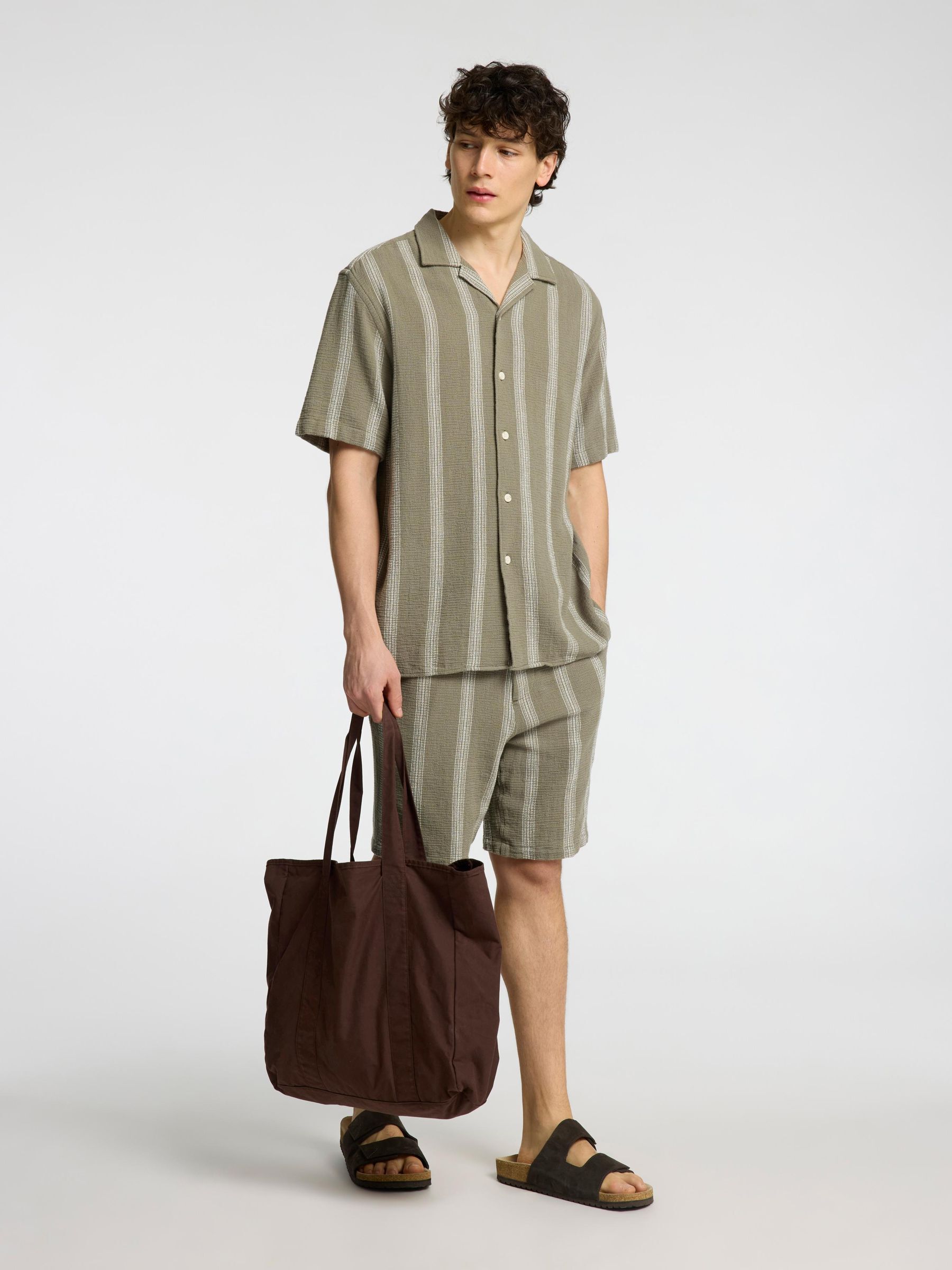 KOSZULA Z KRÓTKIM RĘKAWEM