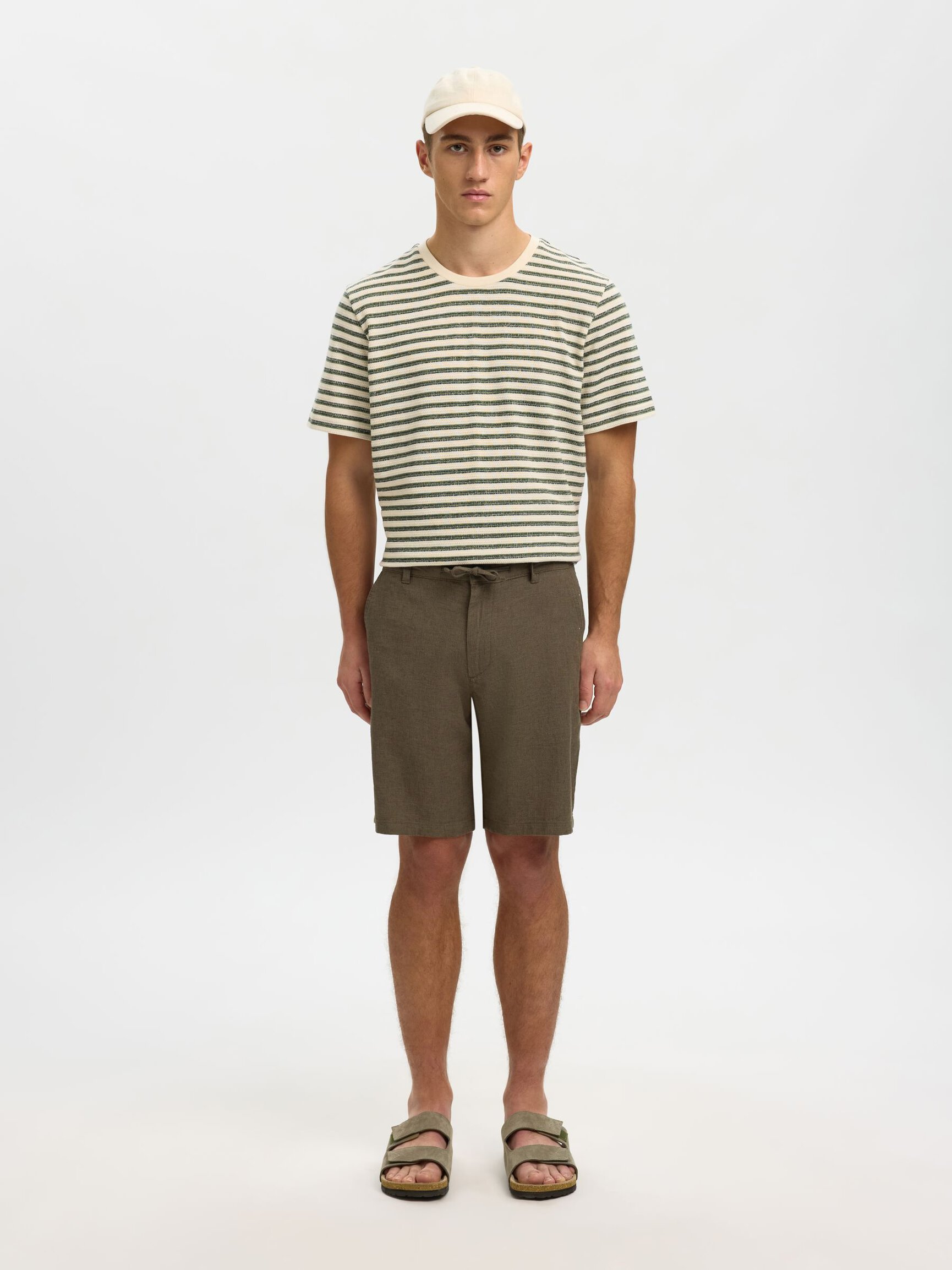 COMFORT FIT SHORTS