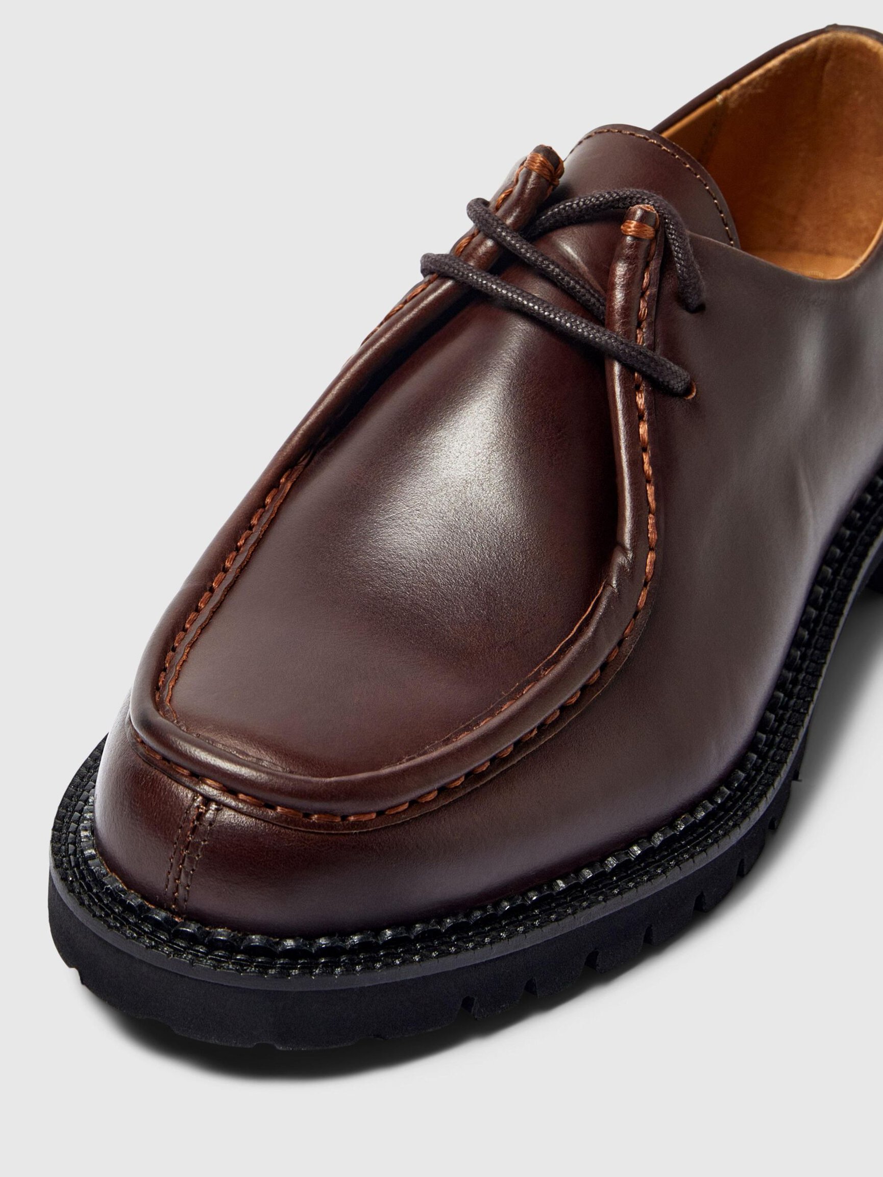 LEATHER MOC-TOE SHOES