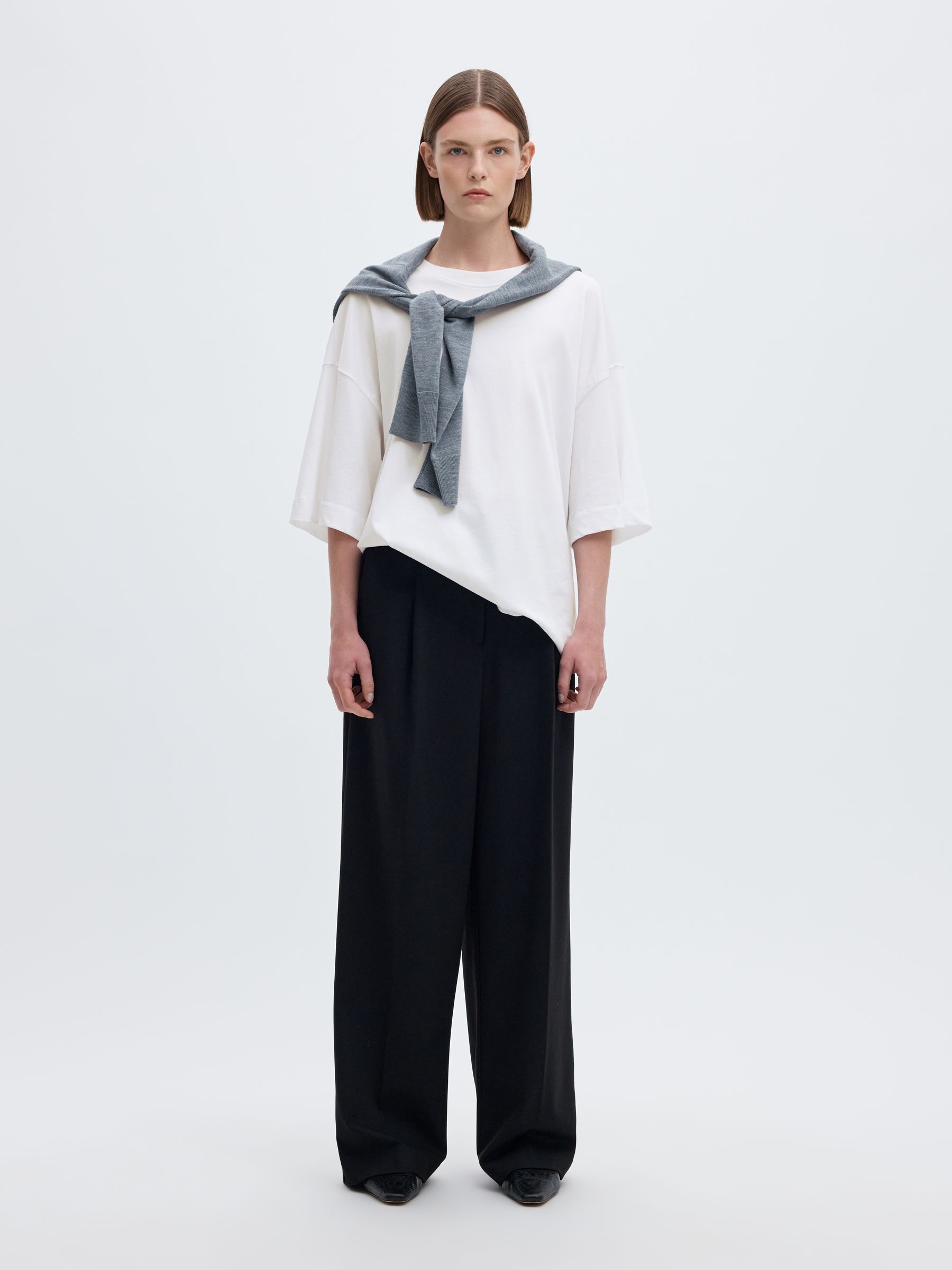 ESSENTIAL OVERSIZED T-SHIRT