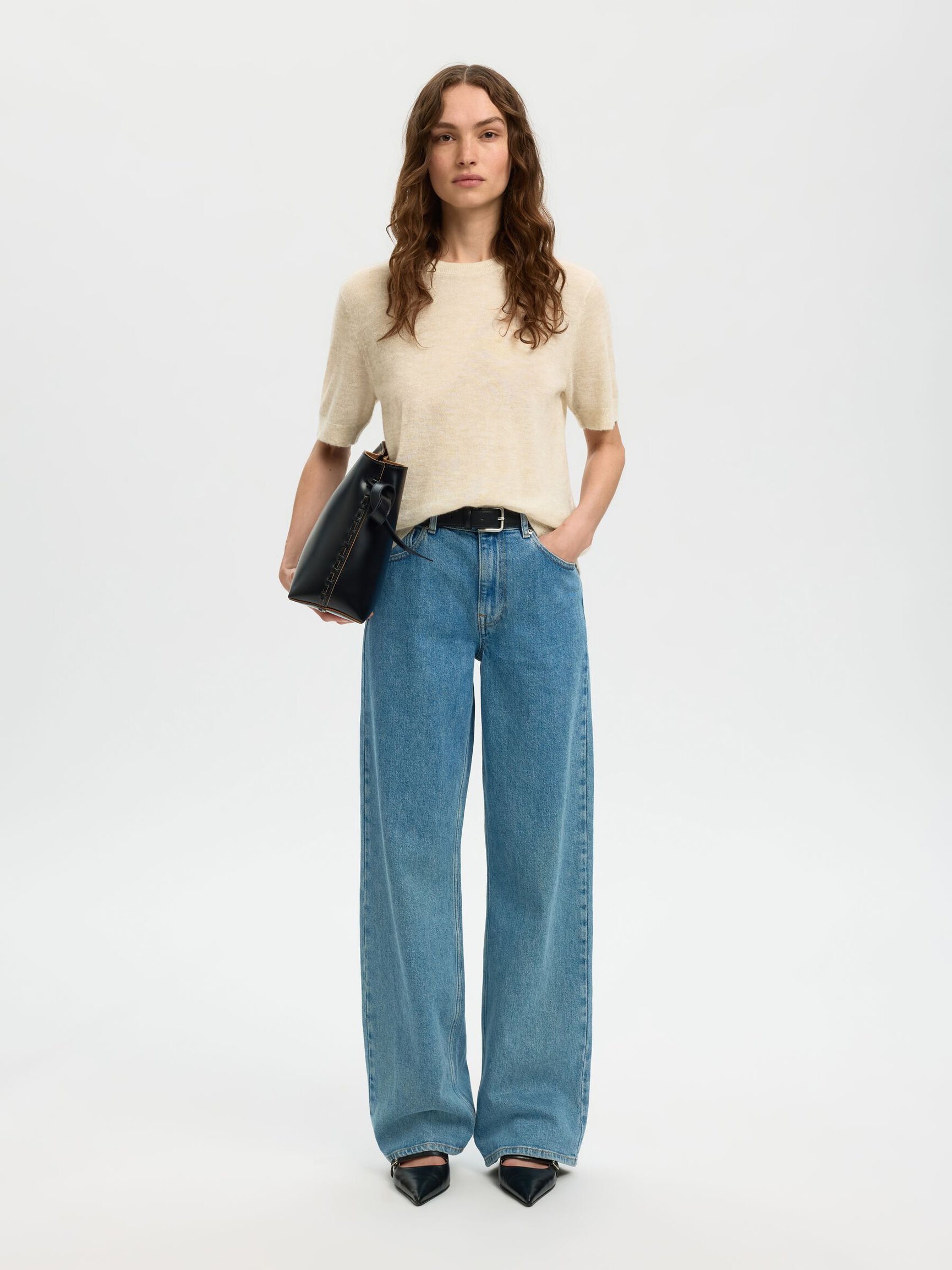 SHORT SLEEVED KNITTED TOP