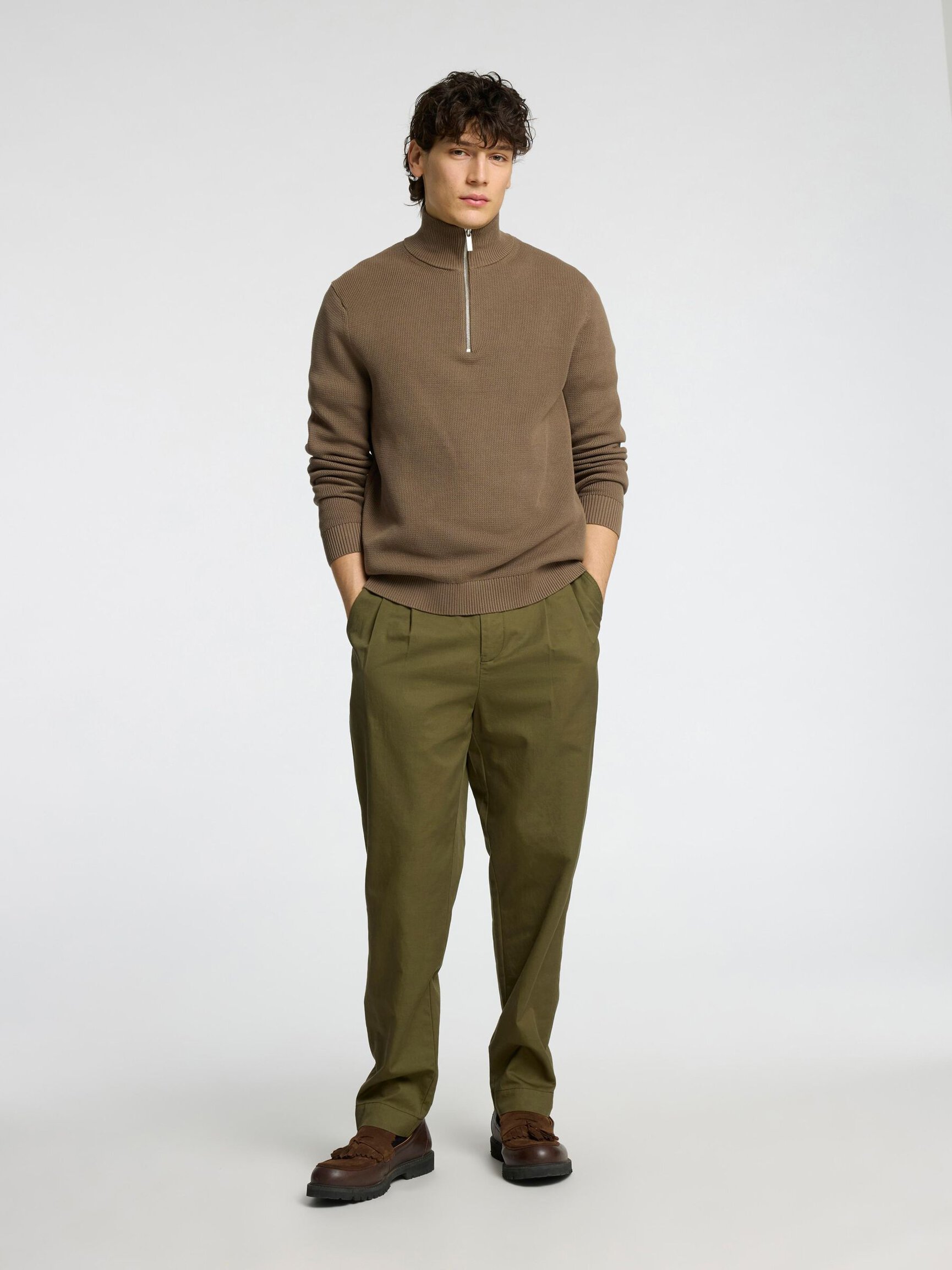 COUPE DÉCONTRACTÉE PANTALON RACCOURCI