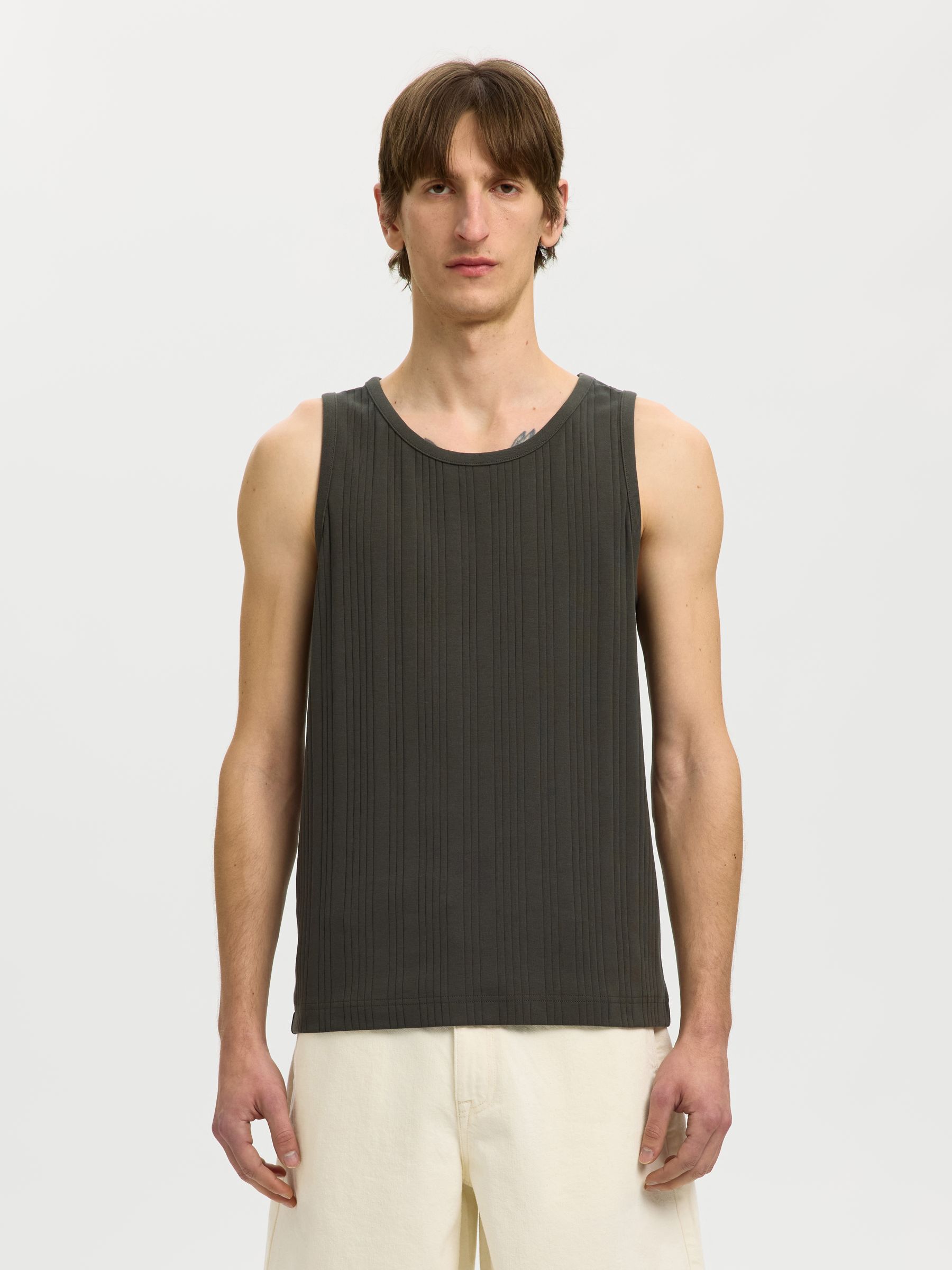 REGULAR FIT TANK TOP