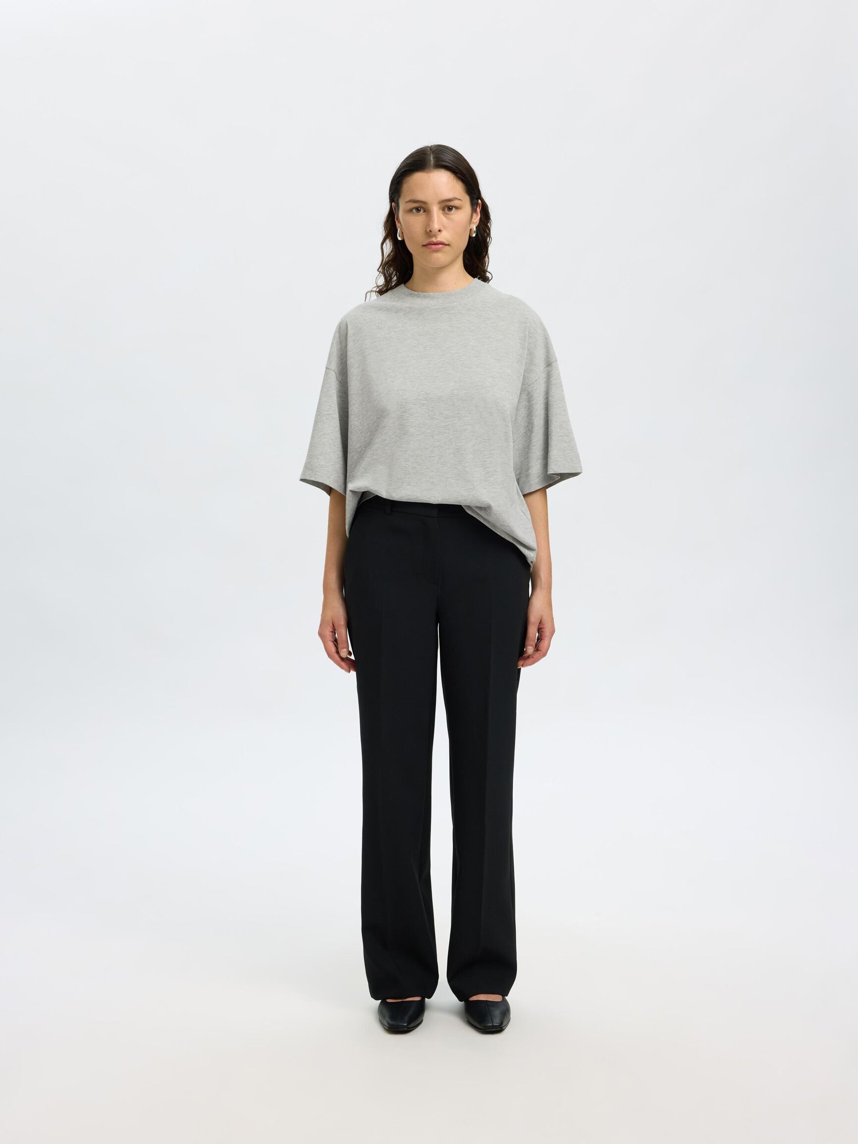 ESSENTIAL OVERSIZED T-SHIRT