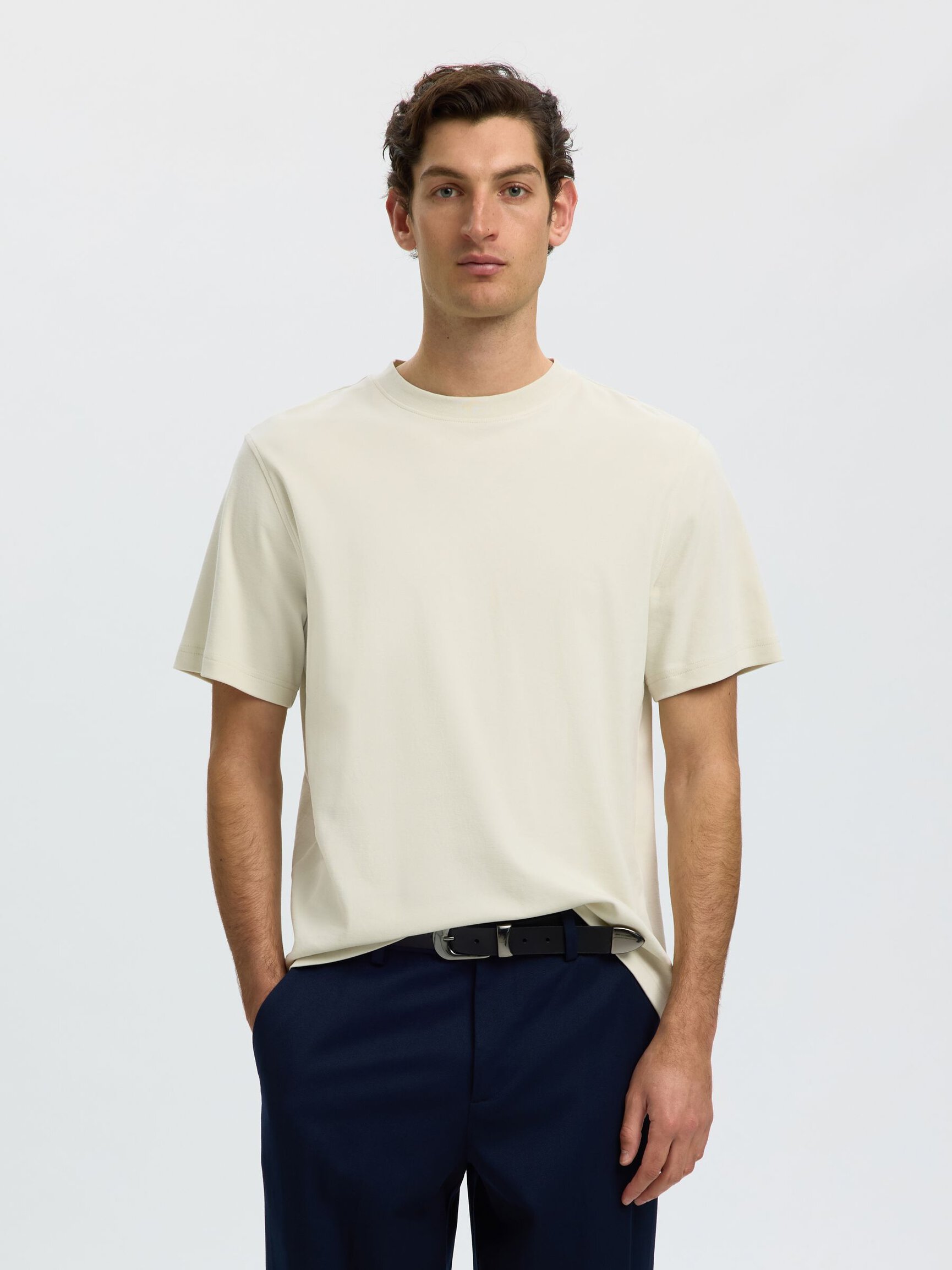 REGULAR FIT T-SHIRT