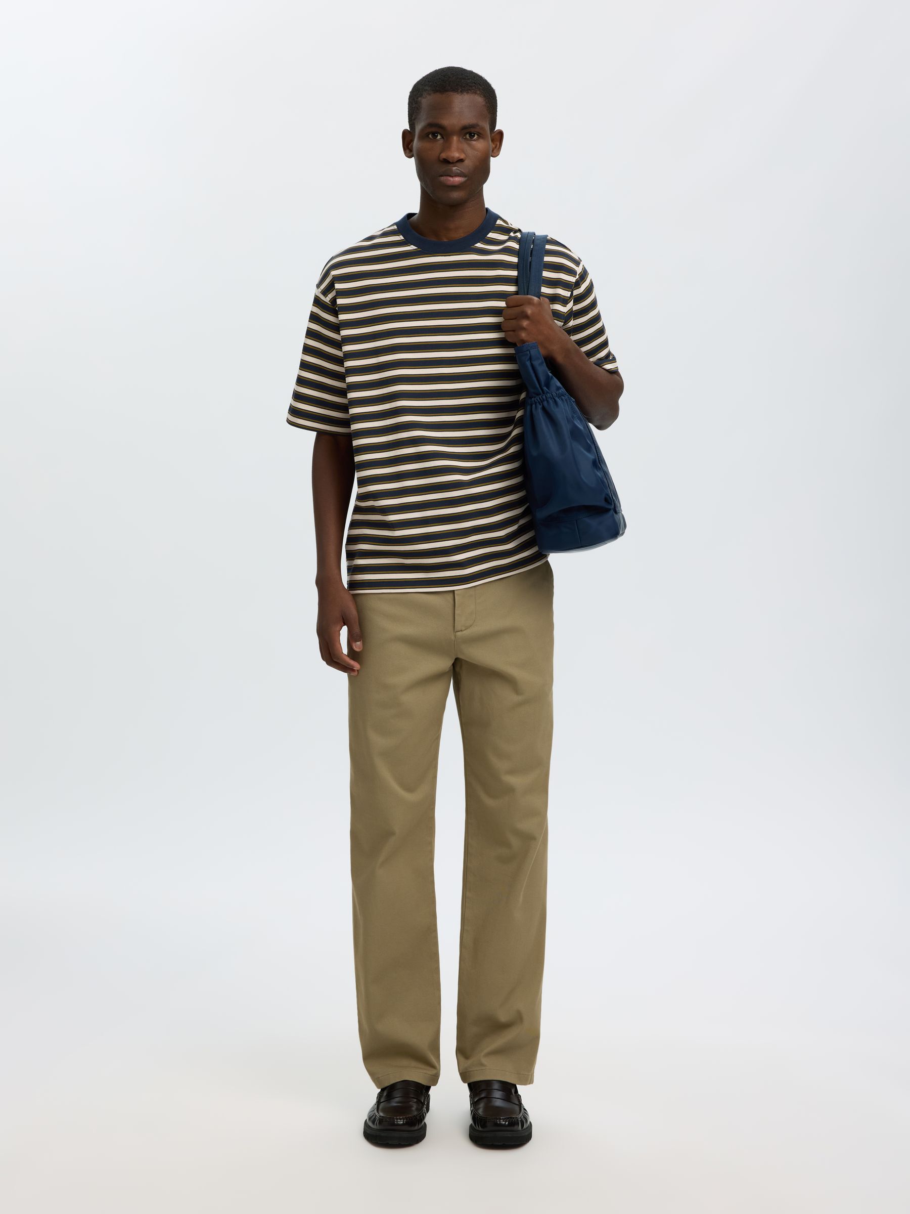 RELAXED FIT T-SHIRT
