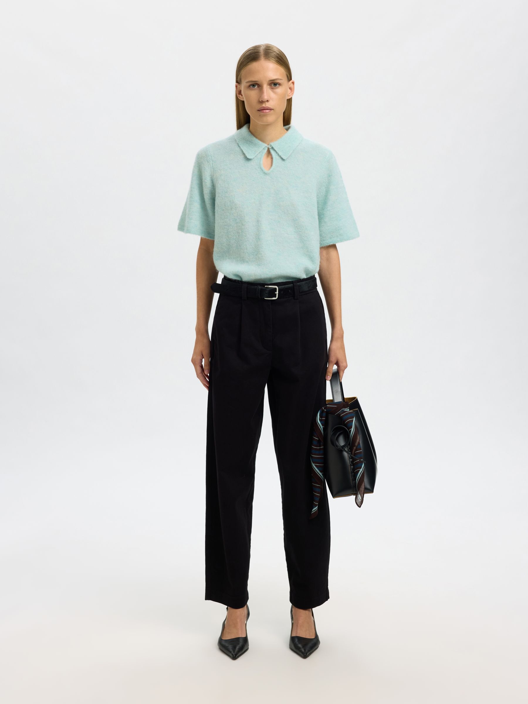 SHORT SLEEVED KNITTED TOP