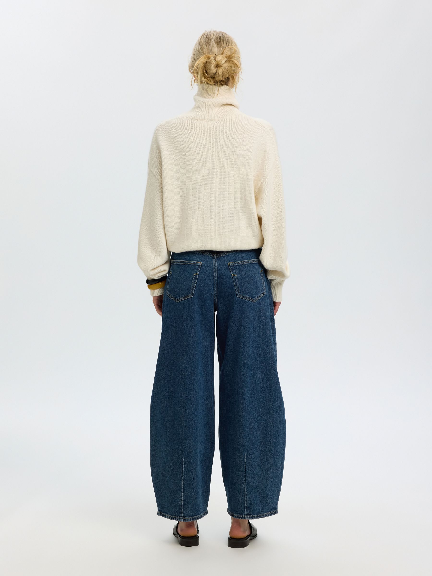 HIGH WAIST BARREL FIT JEANS
