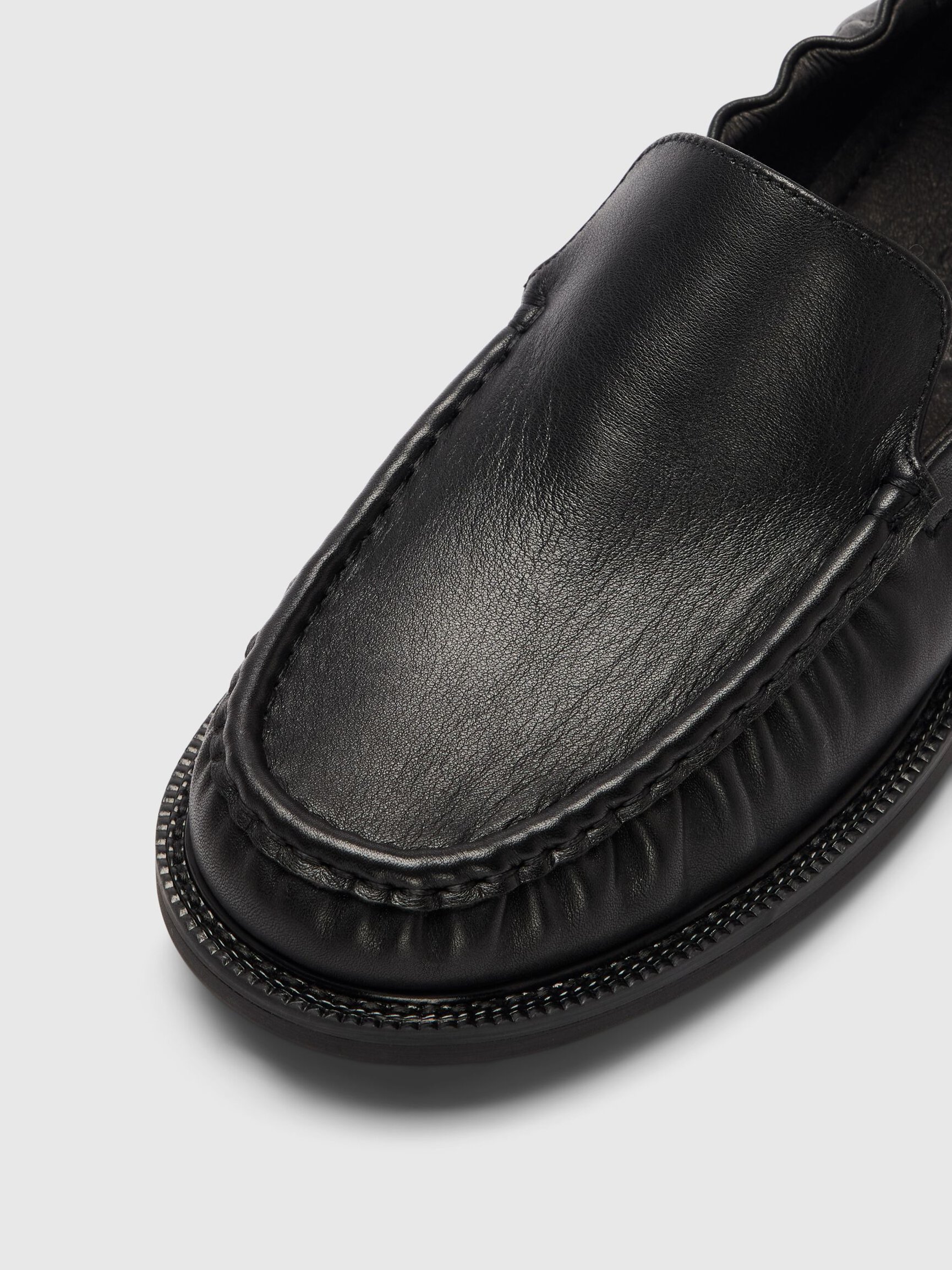 LEATHER LOAFERS