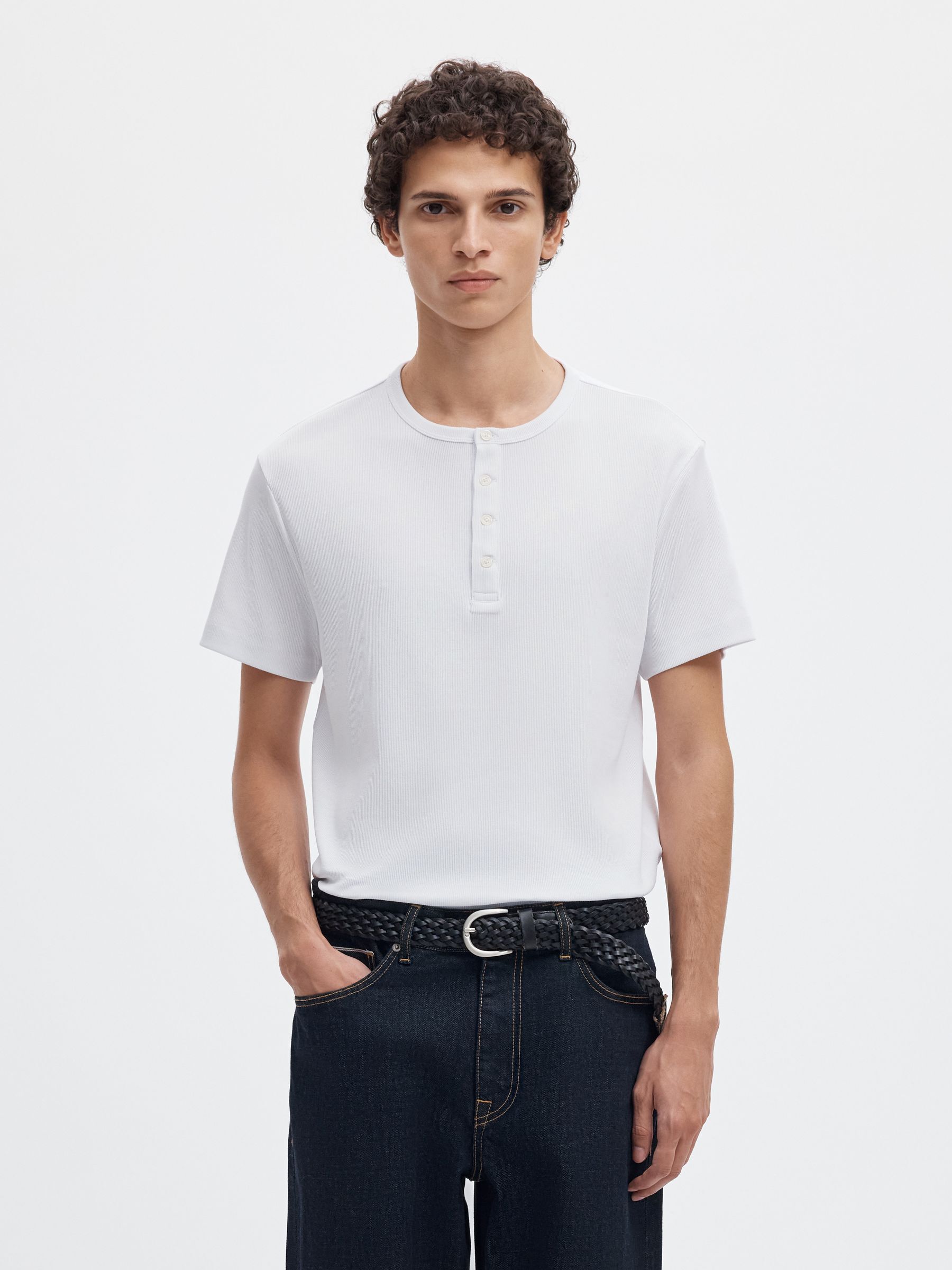 GEKNÖPFTES RIPP T-SHIRT
