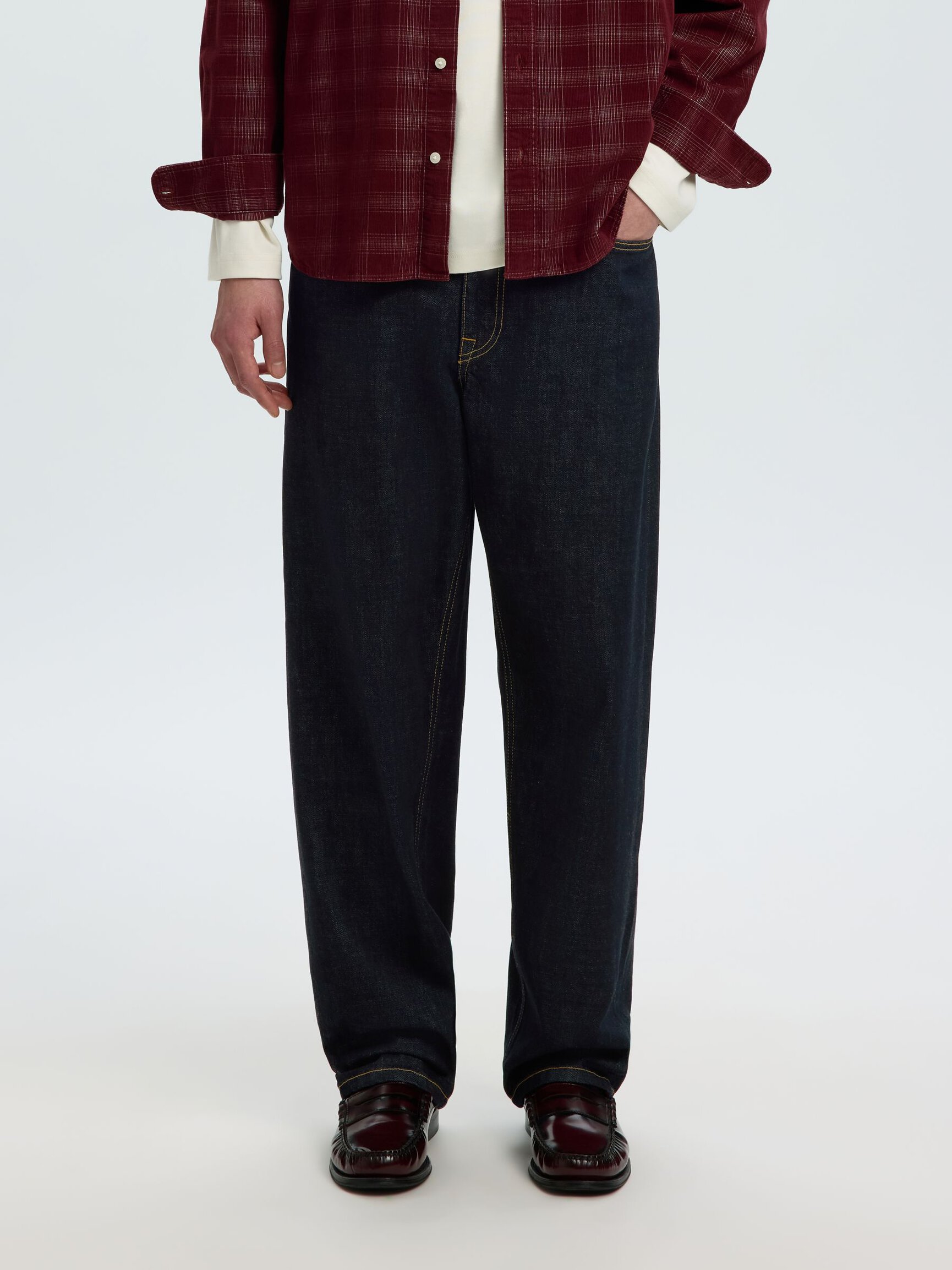 220 LOOSE FIT JEANS