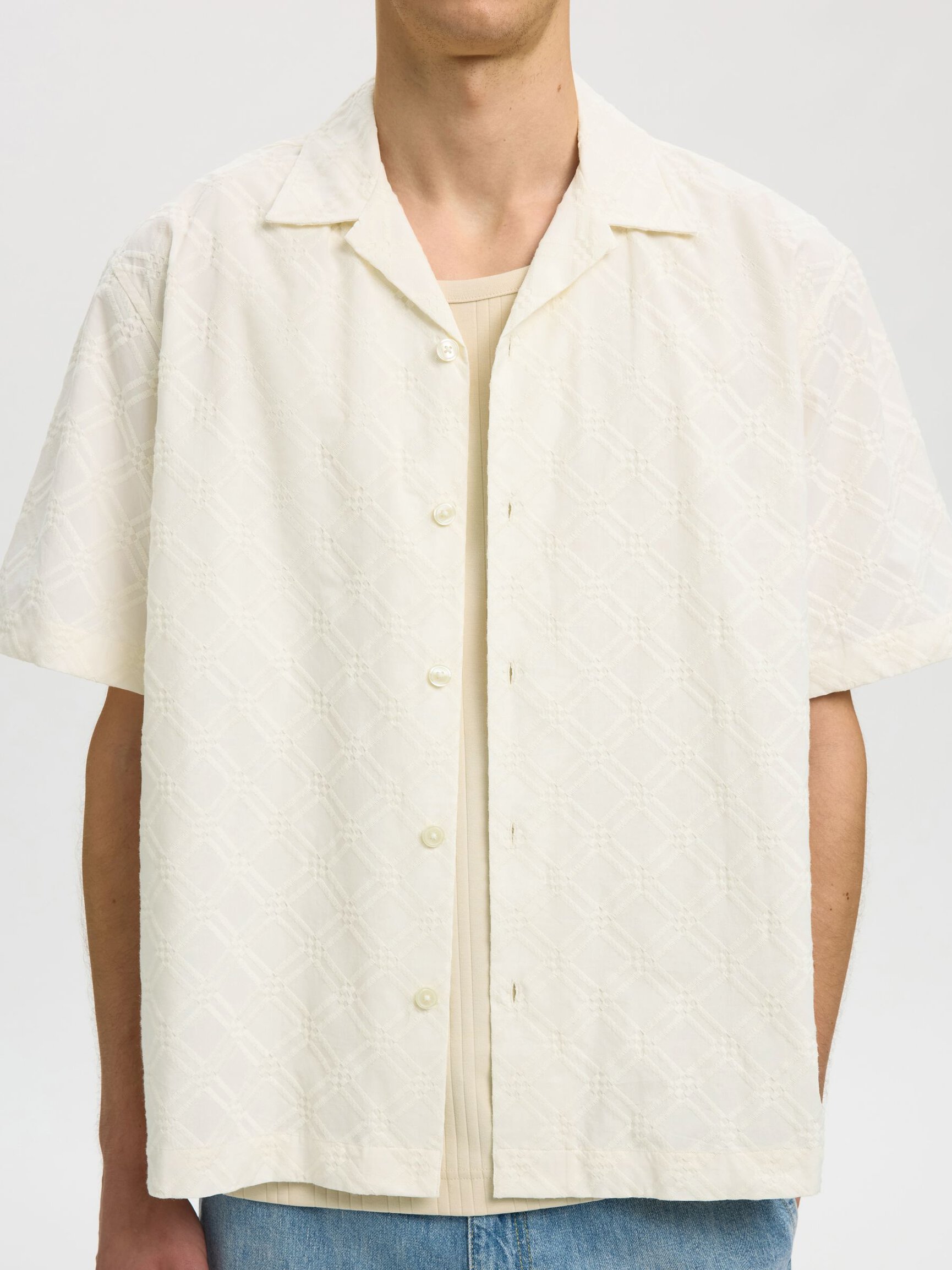 RELAXED FIT SHORT SLEEVED SHIRT