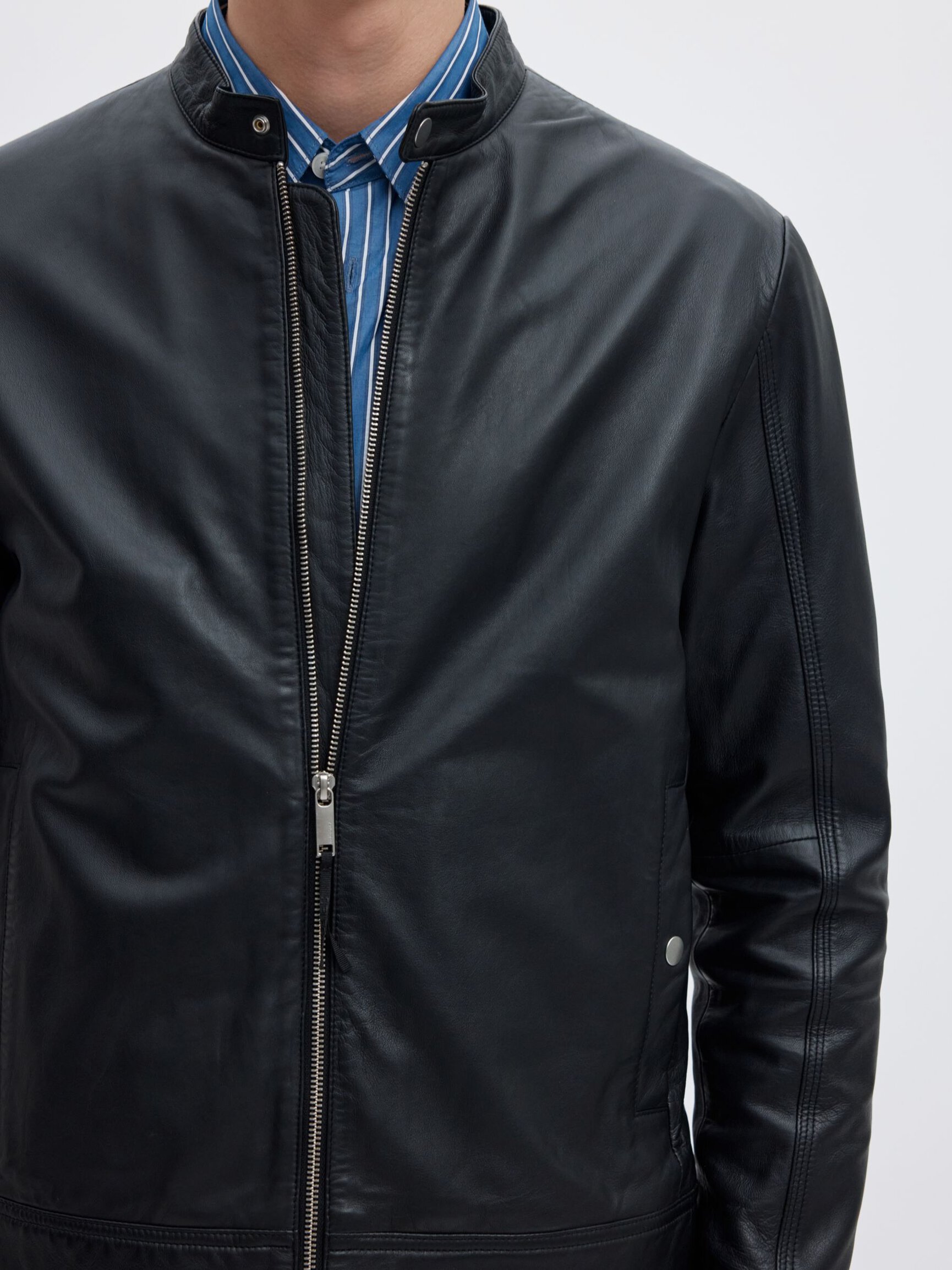 CLASSIC LEATHER JACKET