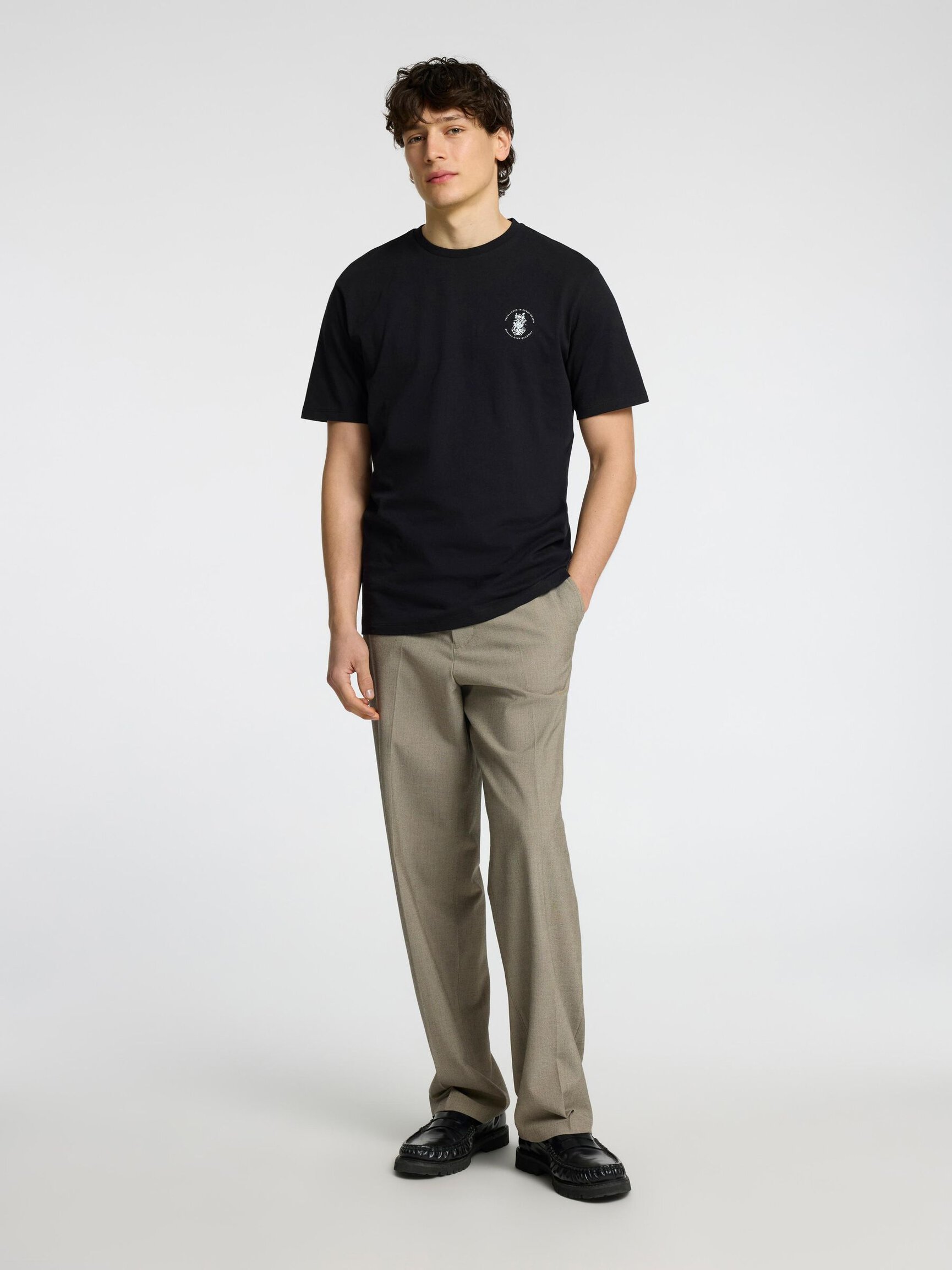 REGULAR FIT PRINTED T-SHIRT