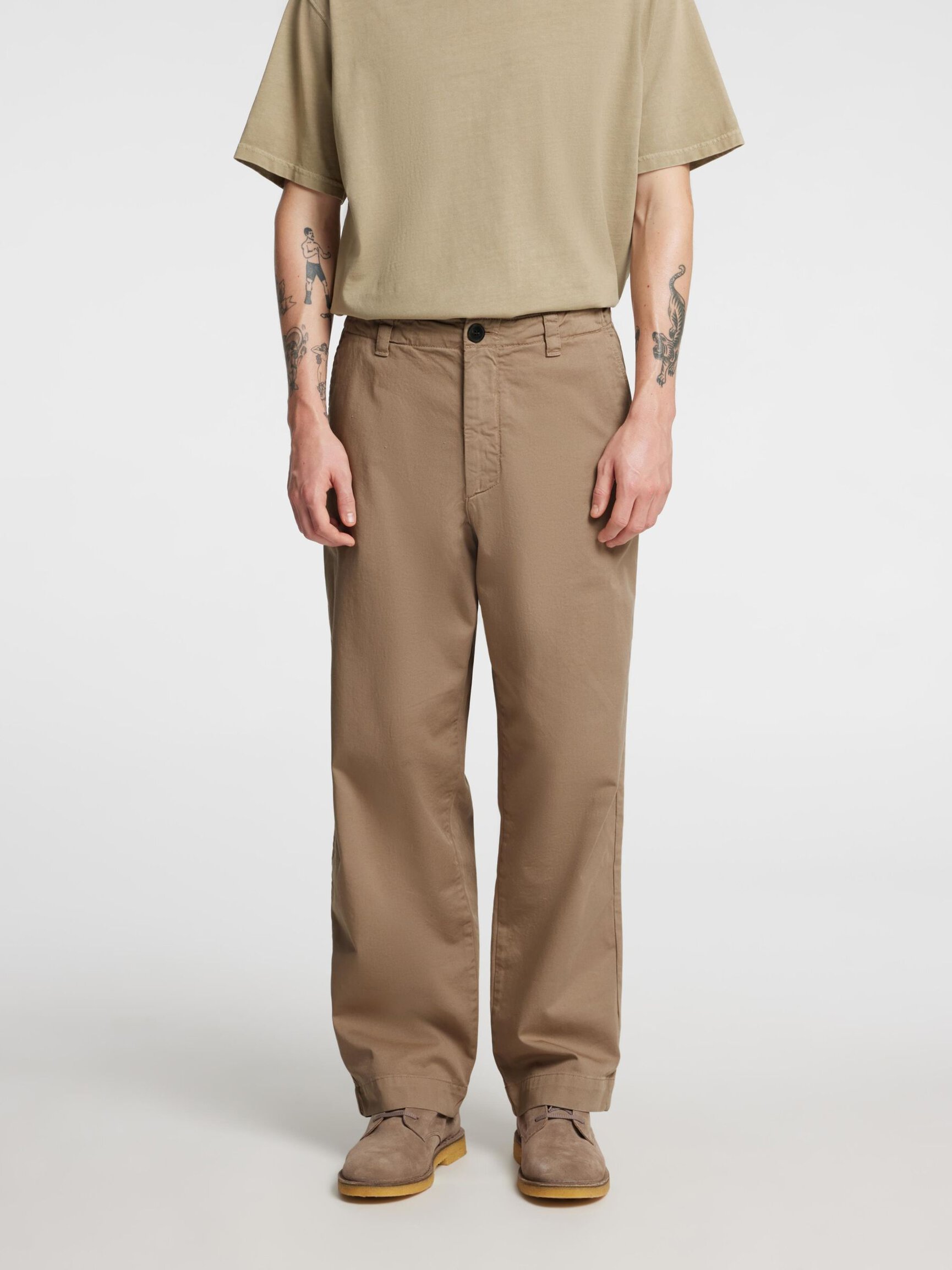 LOOSE FIT CHINOS