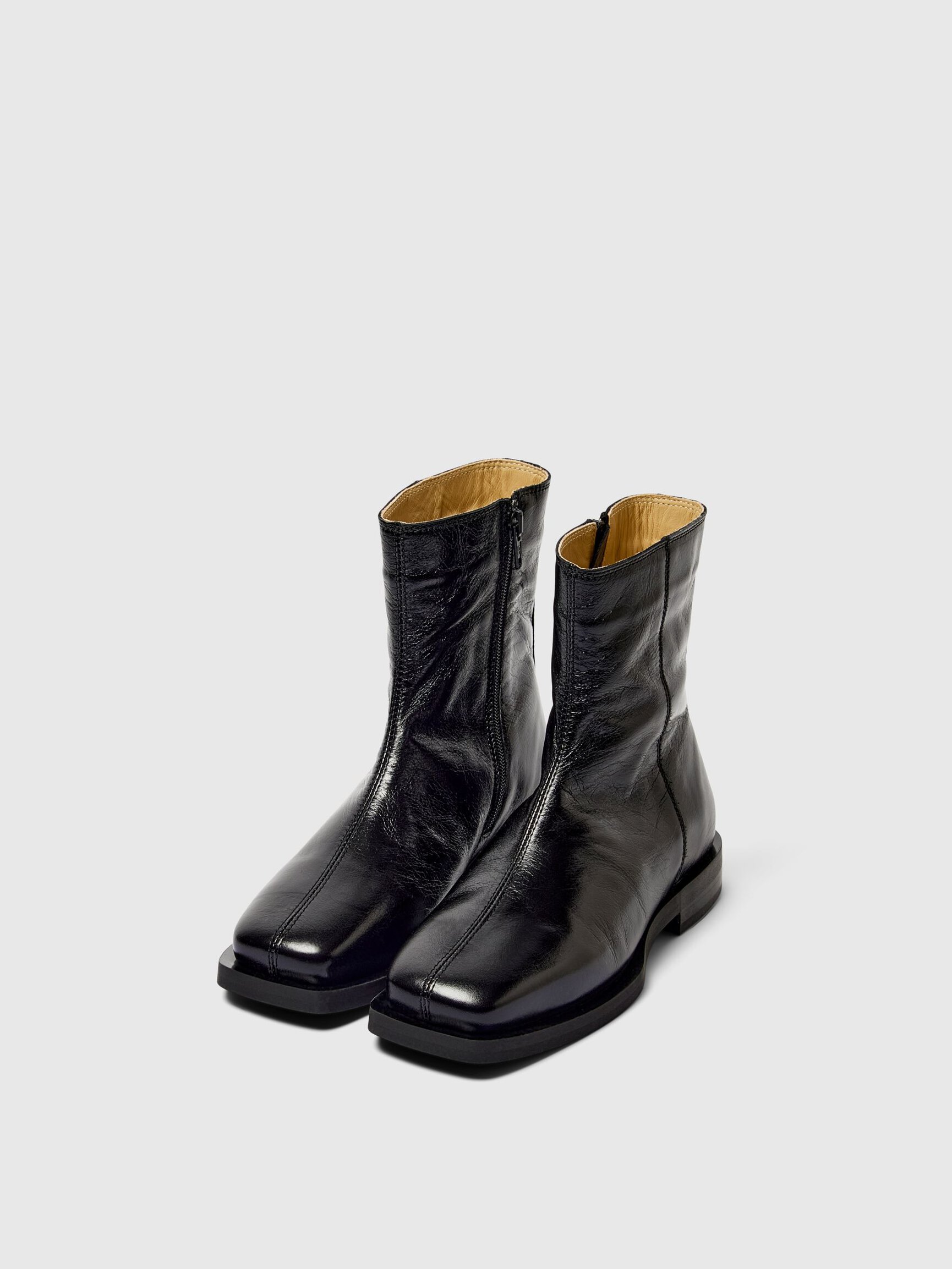 SQUARE TOE LEATHER BOOTS