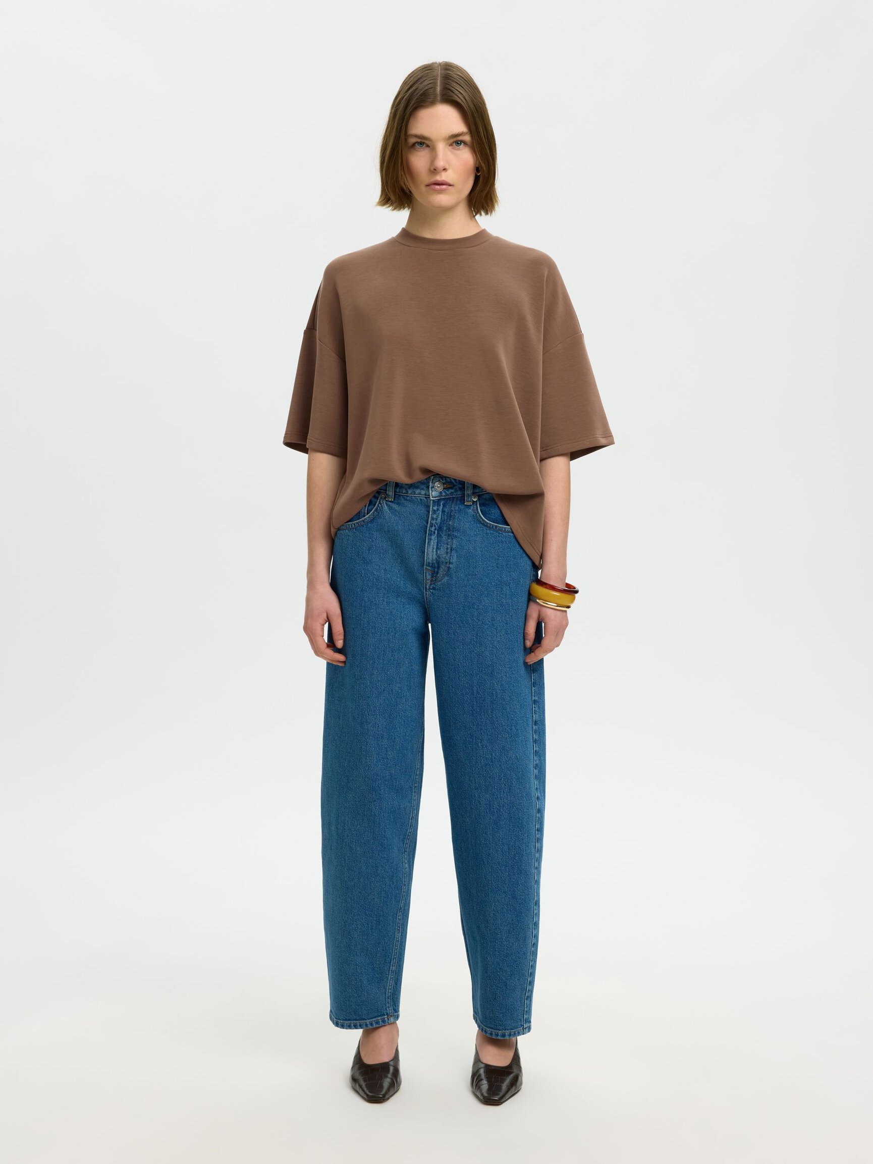 OVERSIZED T-SHIRT