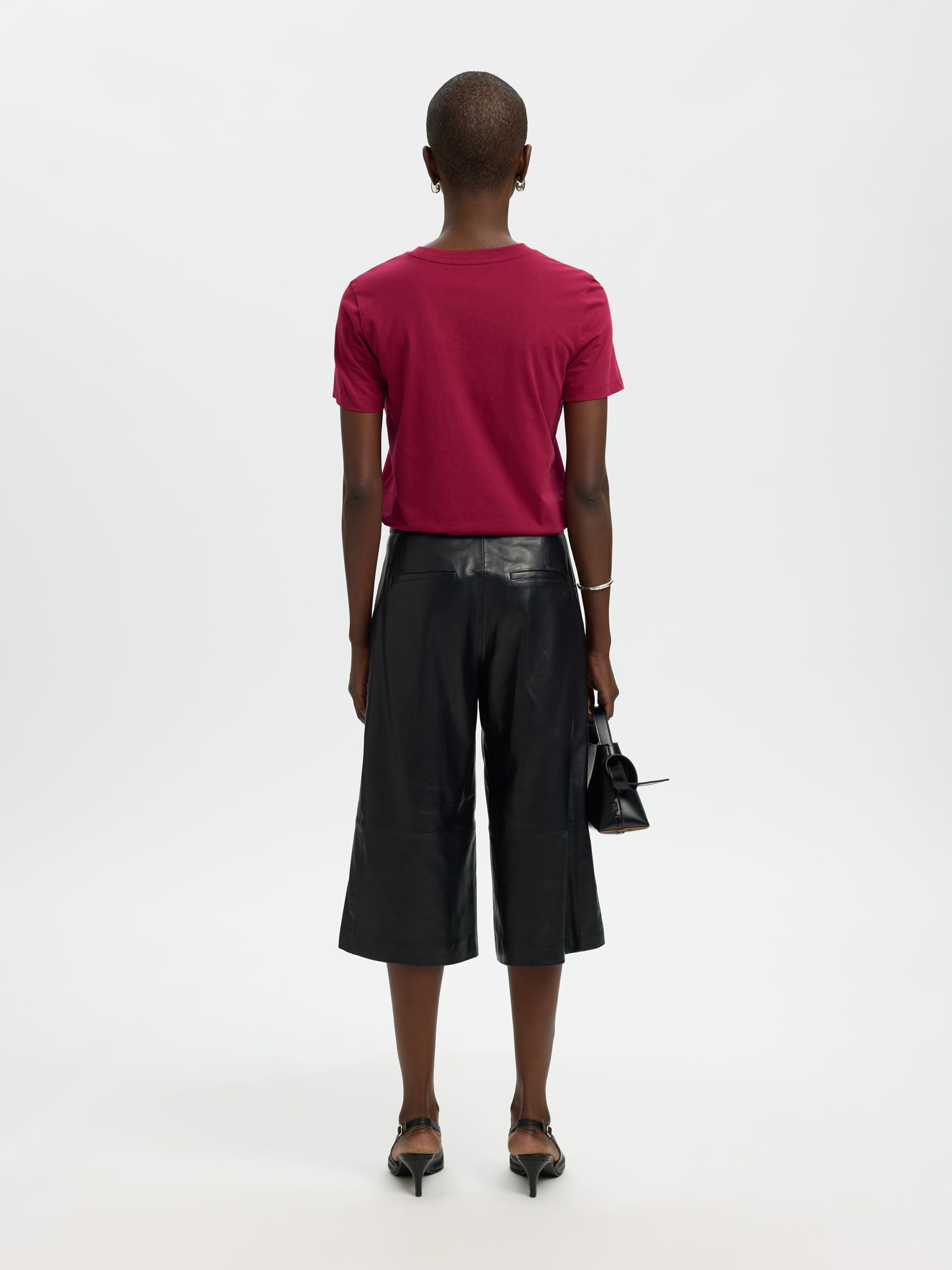 CLASSIC COTTON T-SHIRT