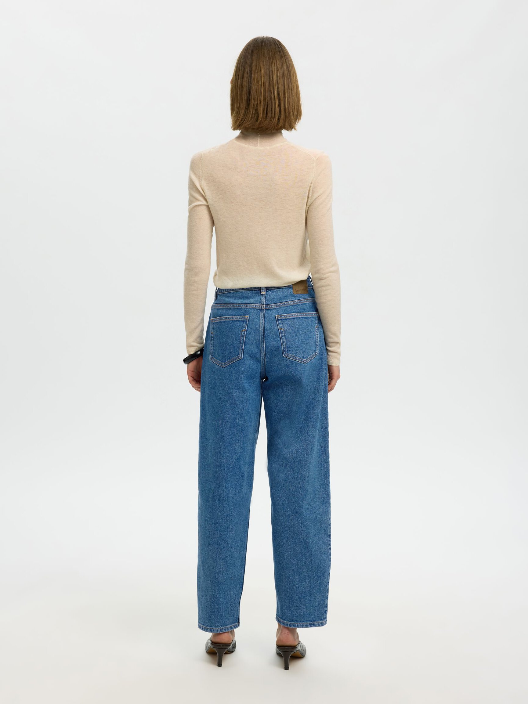 HIGH WAIST BARREL FIT JEANS