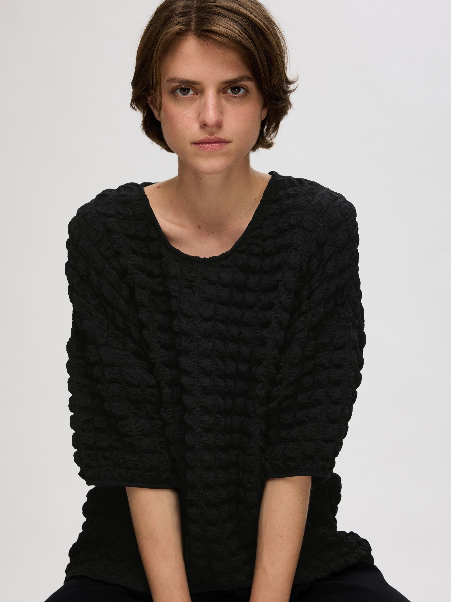 TEXTURED  3/4 SLEEVED TOP