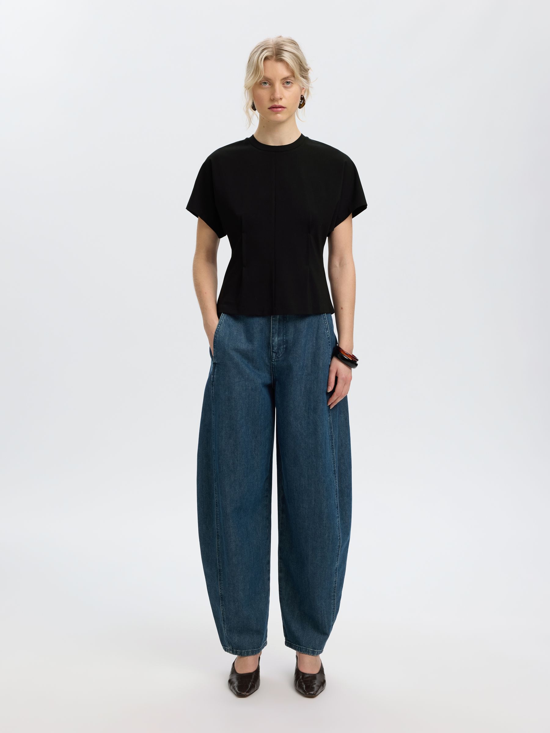 FITTED T-SHIRT