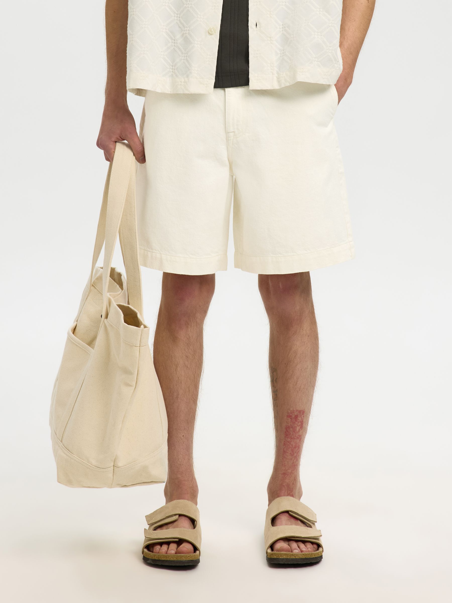 LOOSE FIT DENIM SHORTS