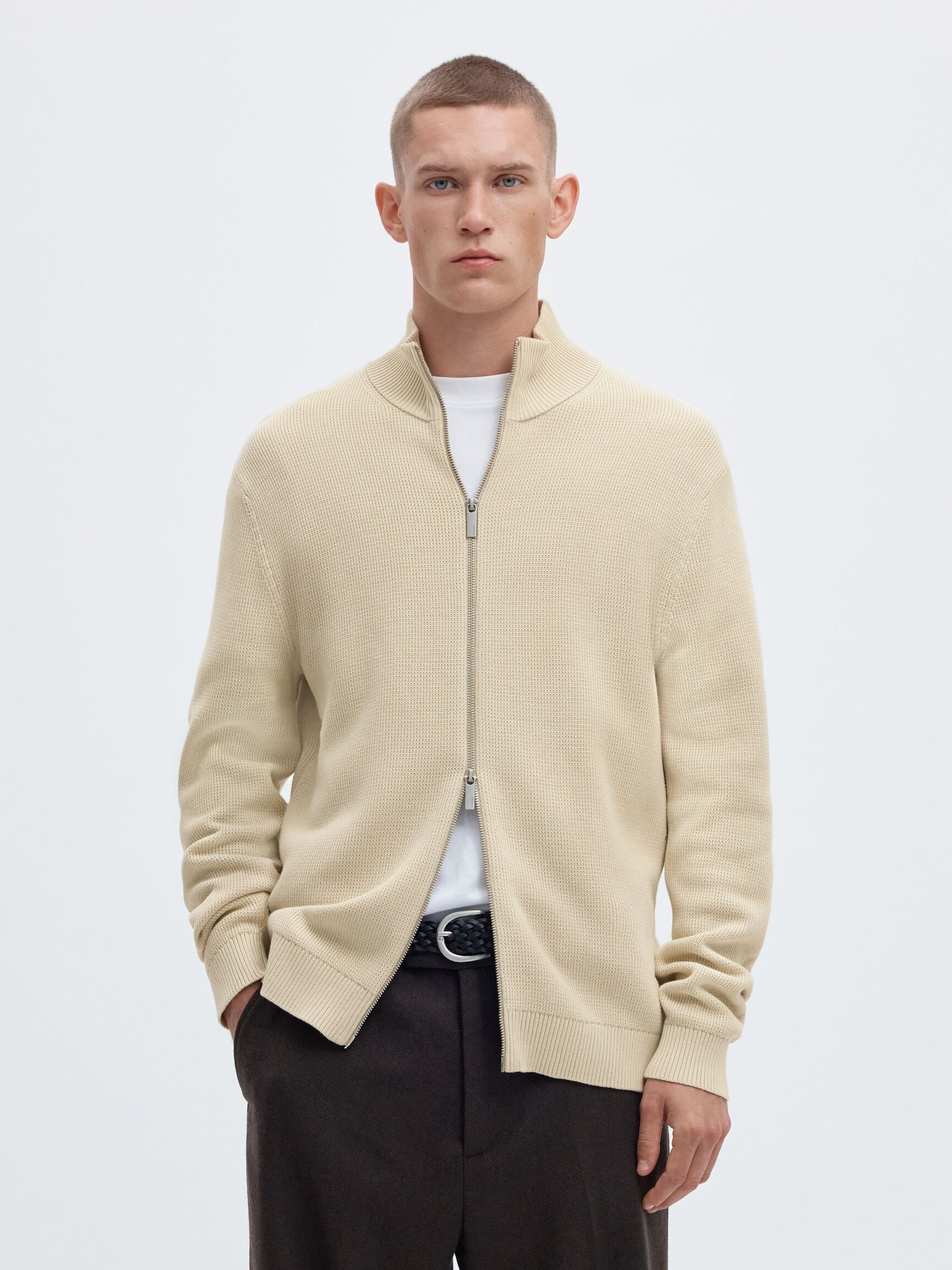 ZIPPED HIGH NECK PULLOVER