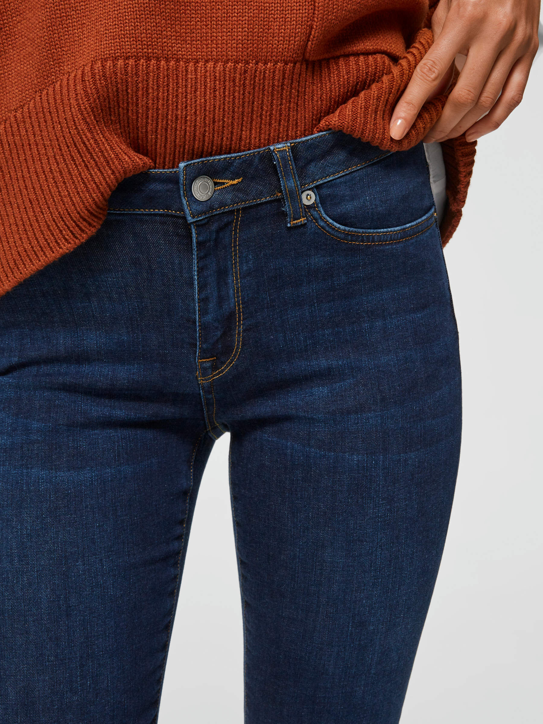 MID WAIST SKINNY FIT JEANS