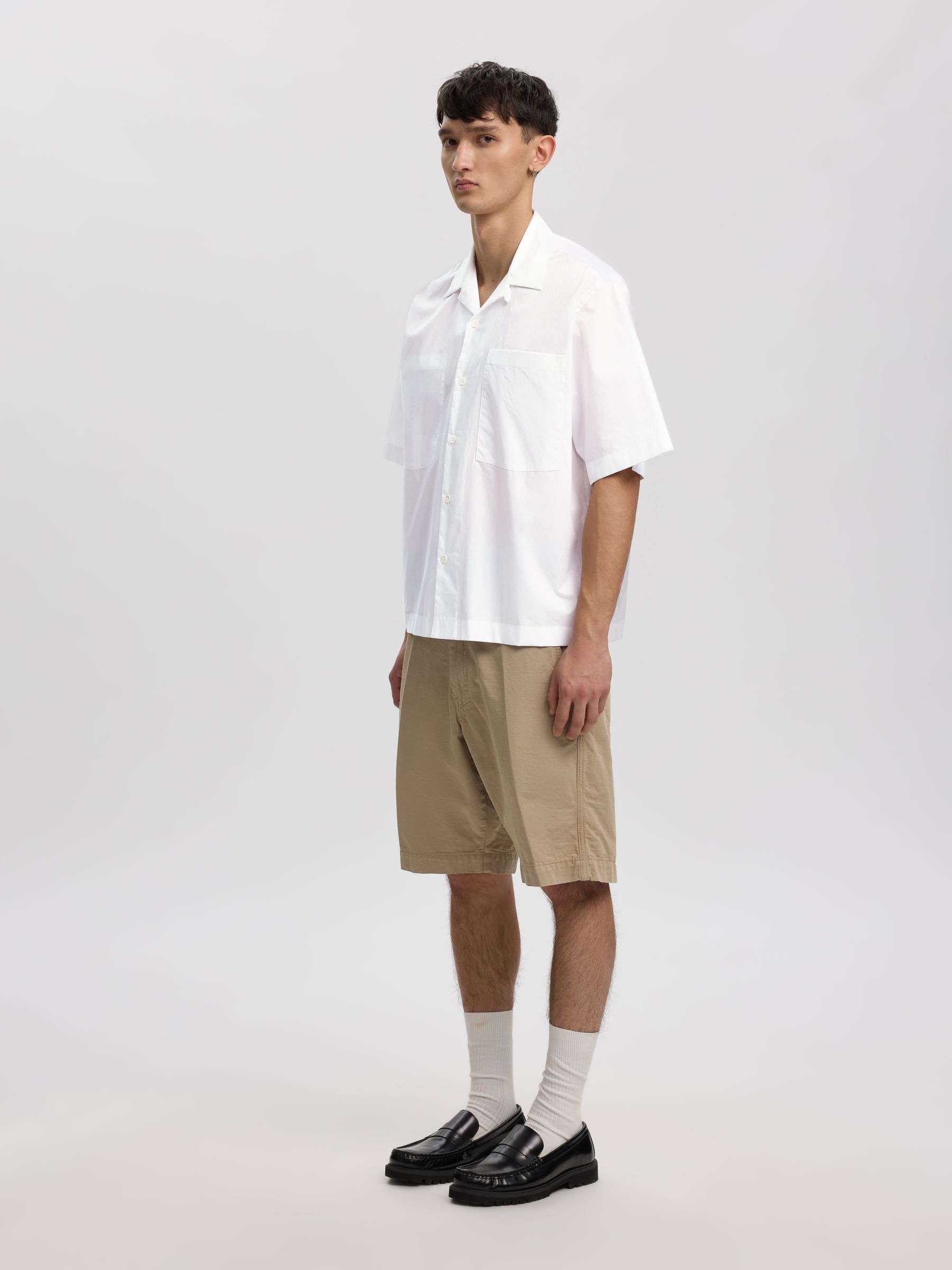 RELAXED FIT SHORT SLEEVED SHIRT