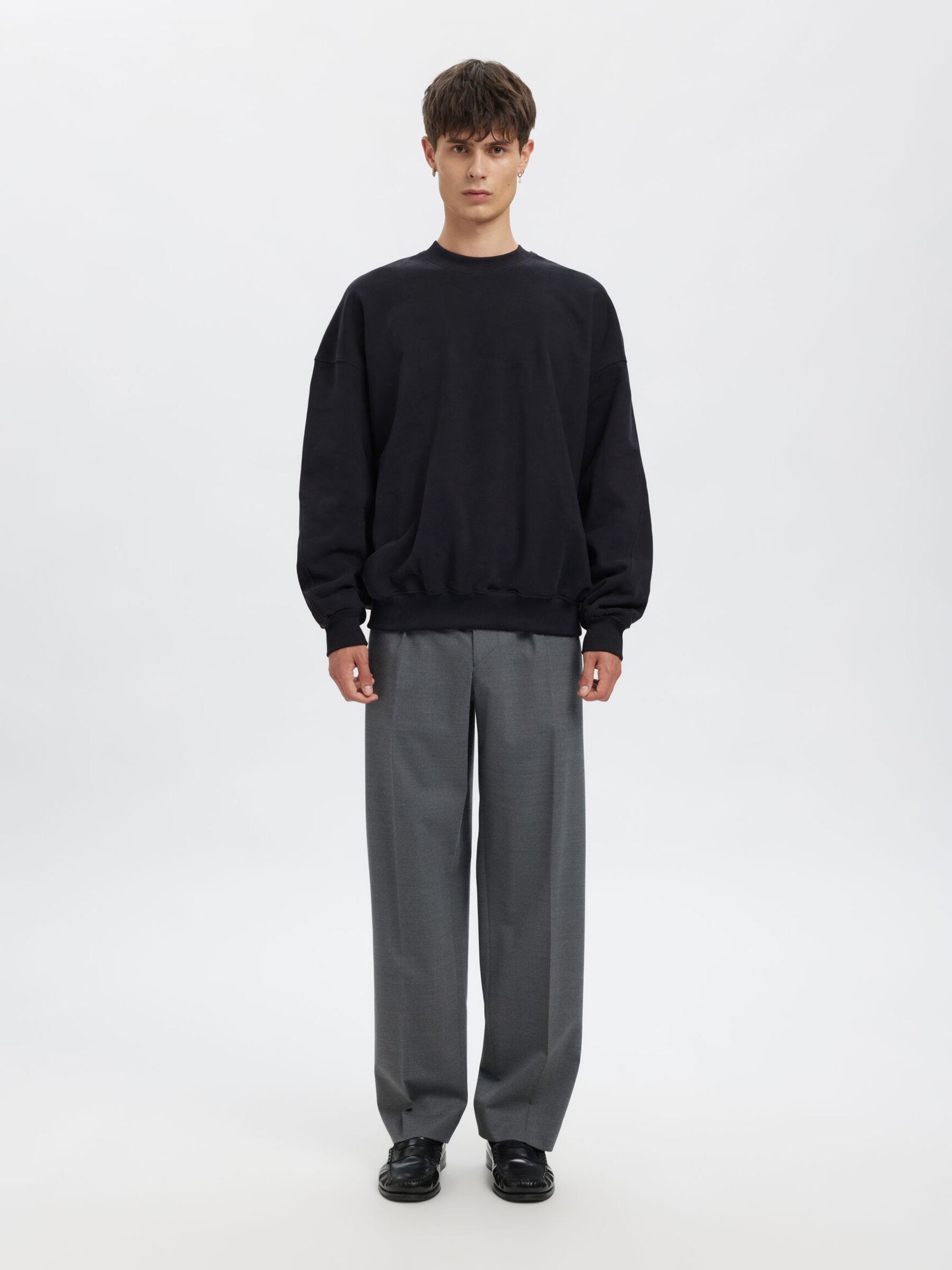 RELAXED FIT SWEATSHIRT